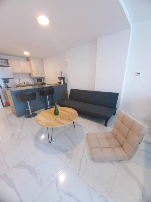 One-Bedroom Apartment photo 1