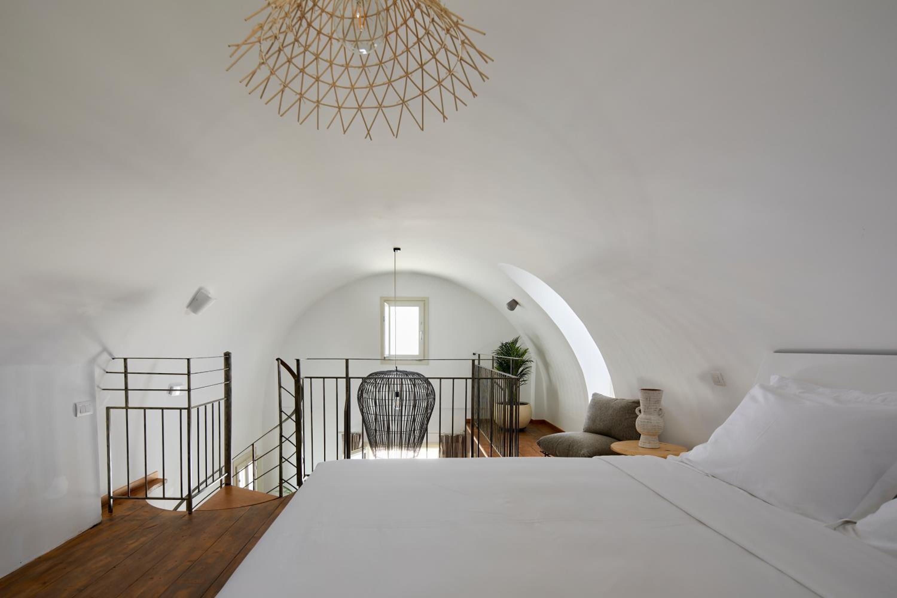 Two-Bedroom Duplex Suite with Pool - Photo 5