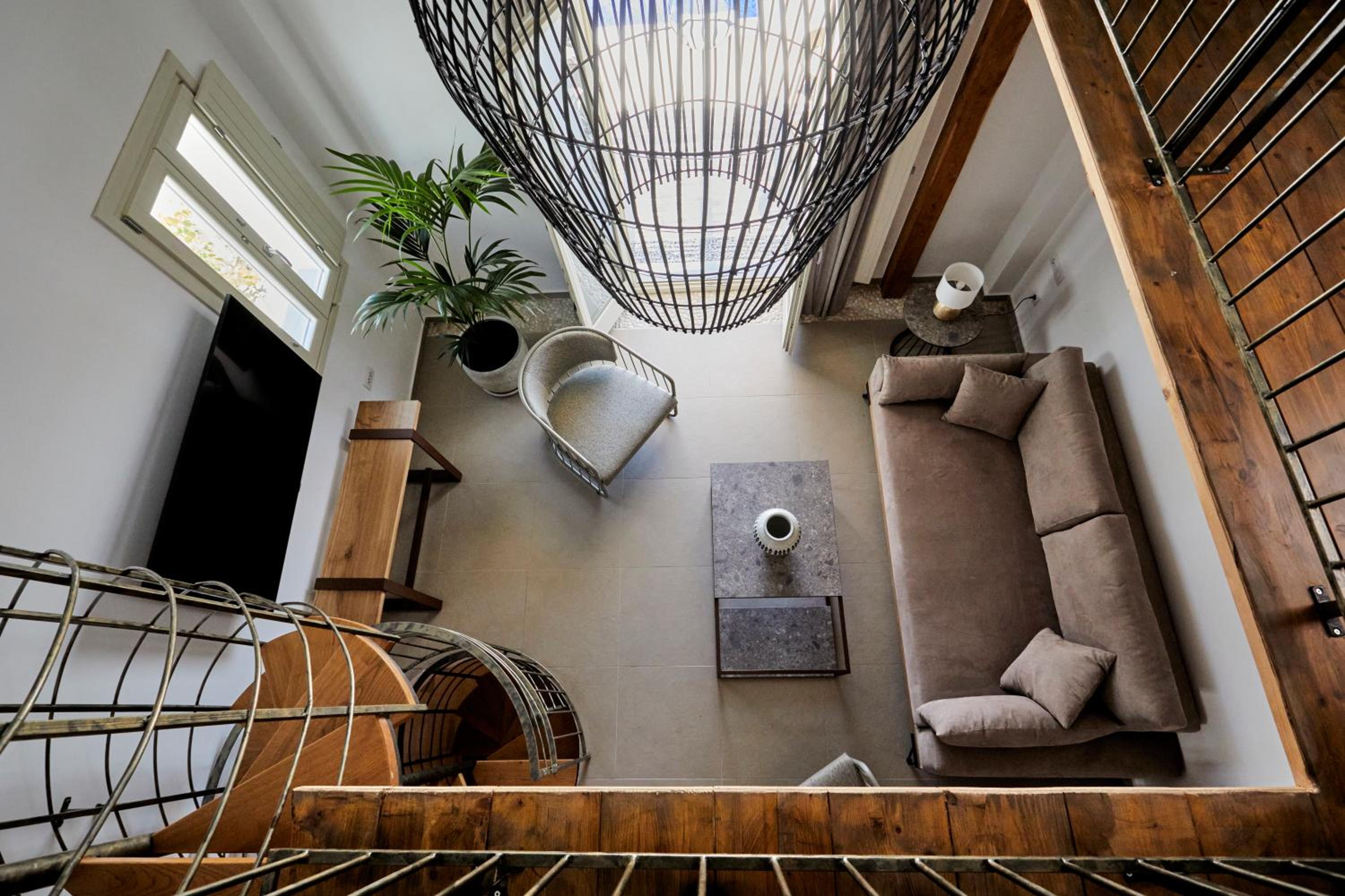 Two-Bedroom Duplex Suite with Pool - Photo 15