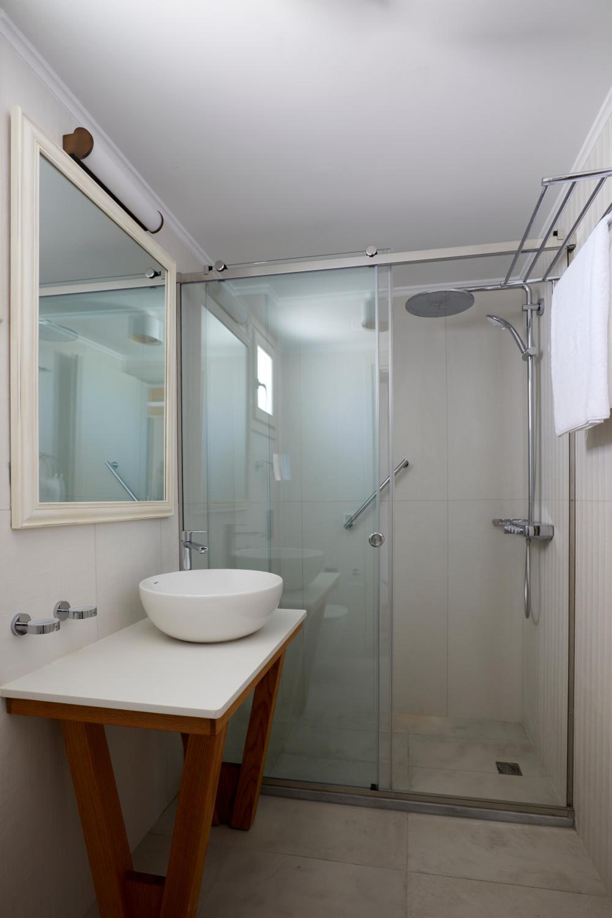 Two-Bedroom Duplex Suite with Pool - Photo 19