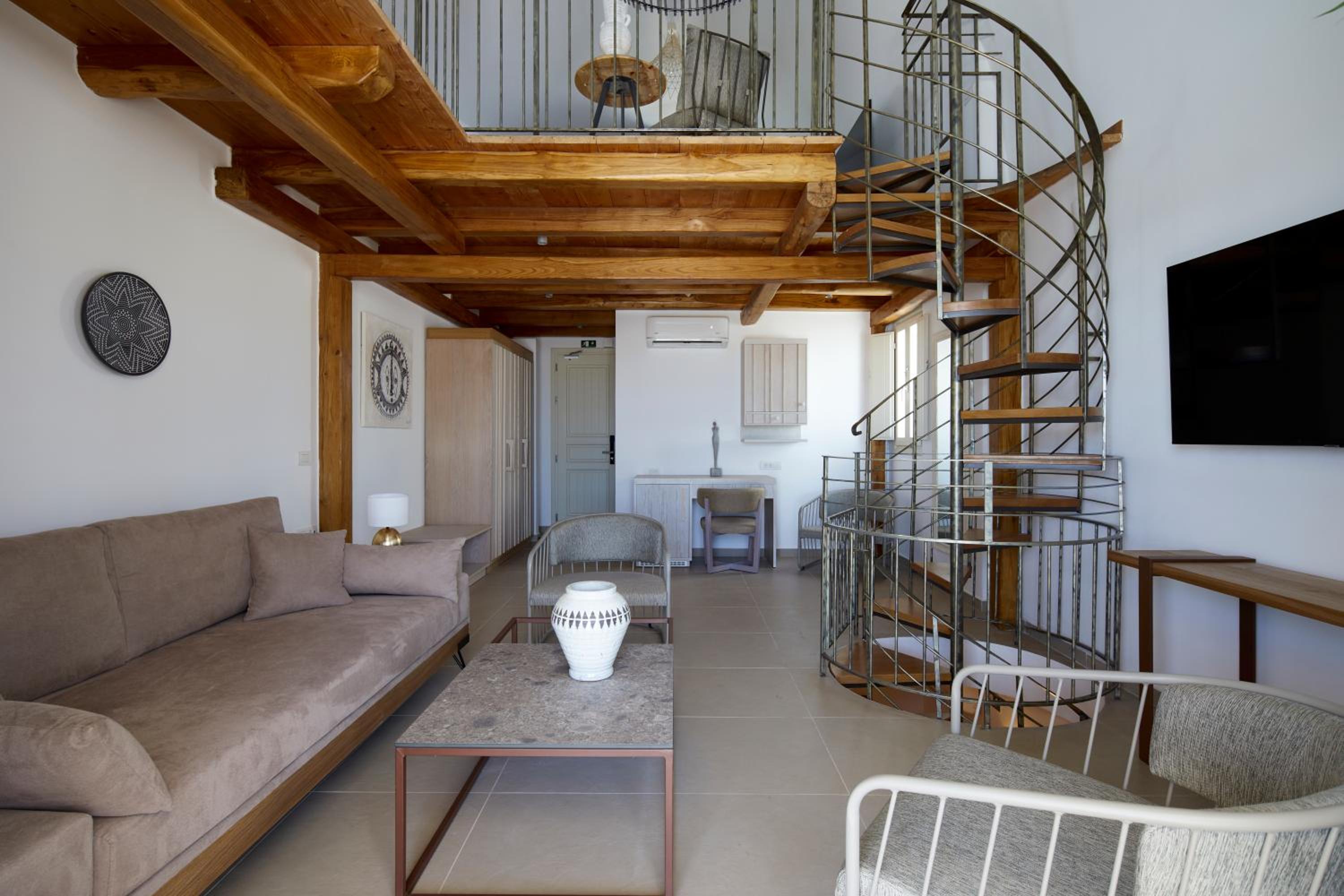 Two-Bedroom Duplex Suite with Pool - Photo 17
