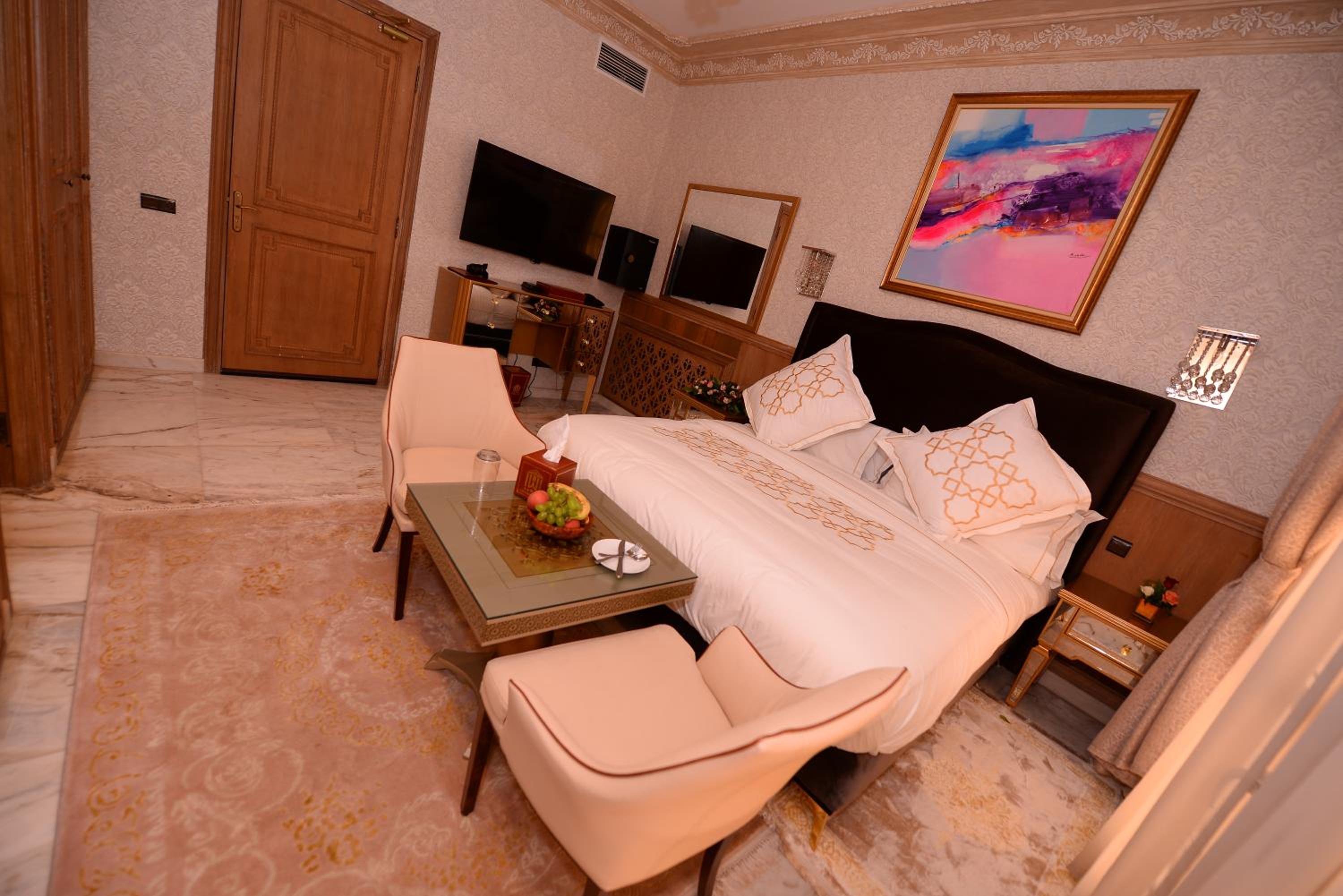 King Room with Pool View - Photo 2