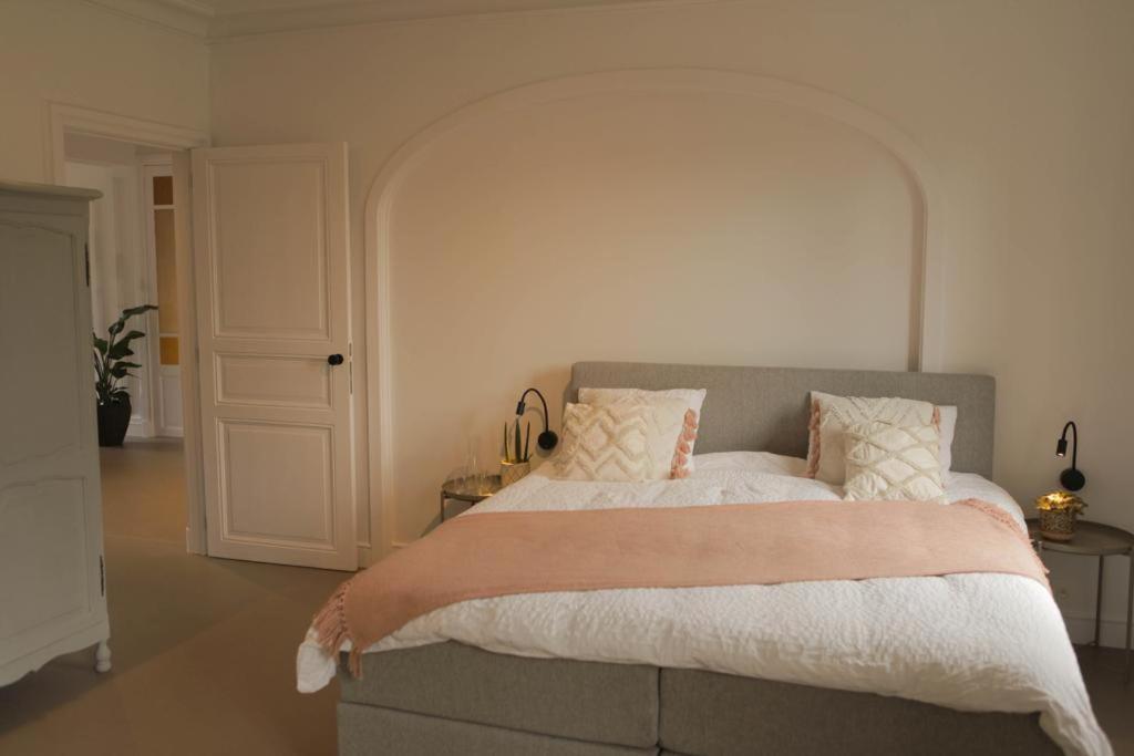 Deluxe Double Room with Shower