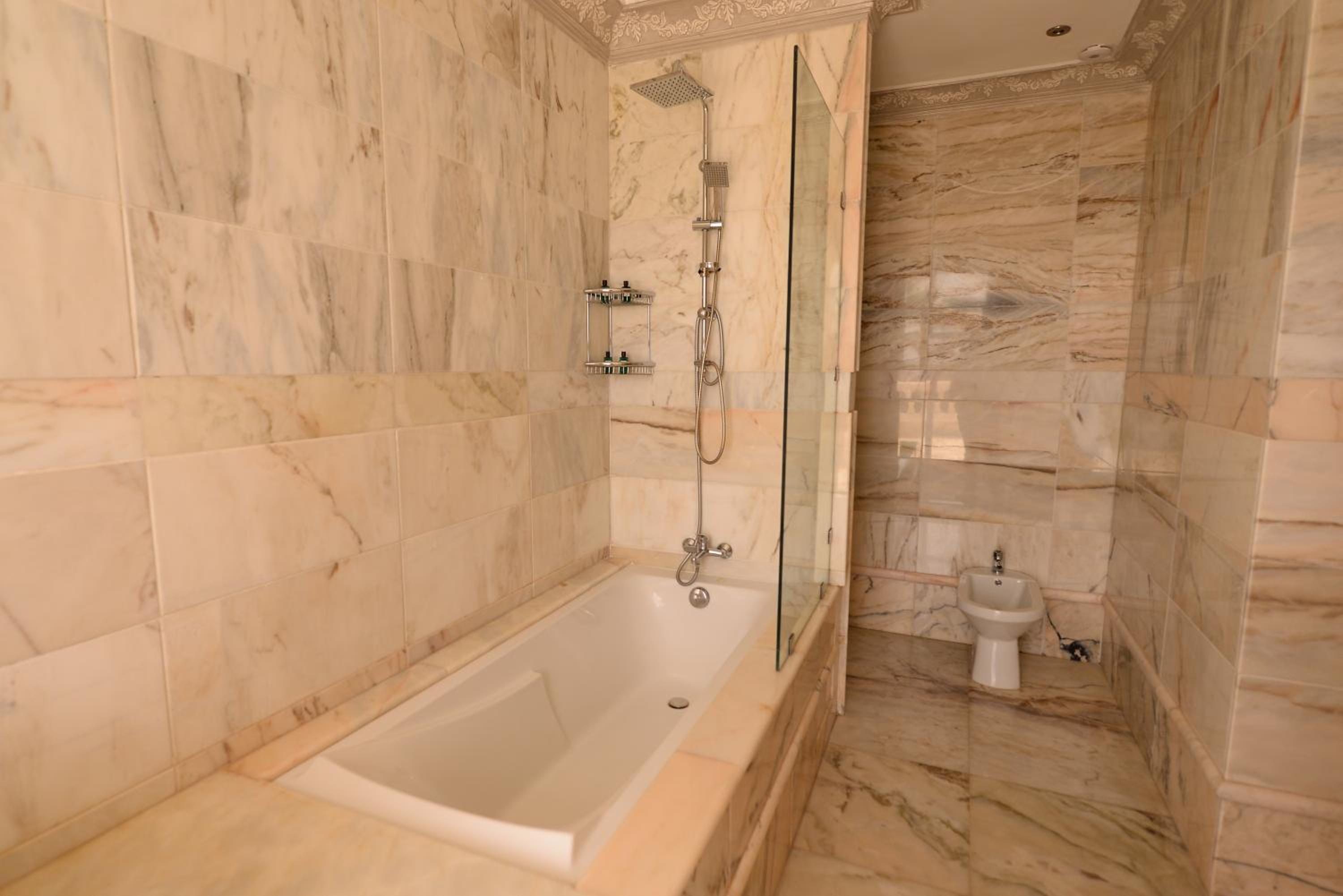 King Room with Pool View - Photo 7