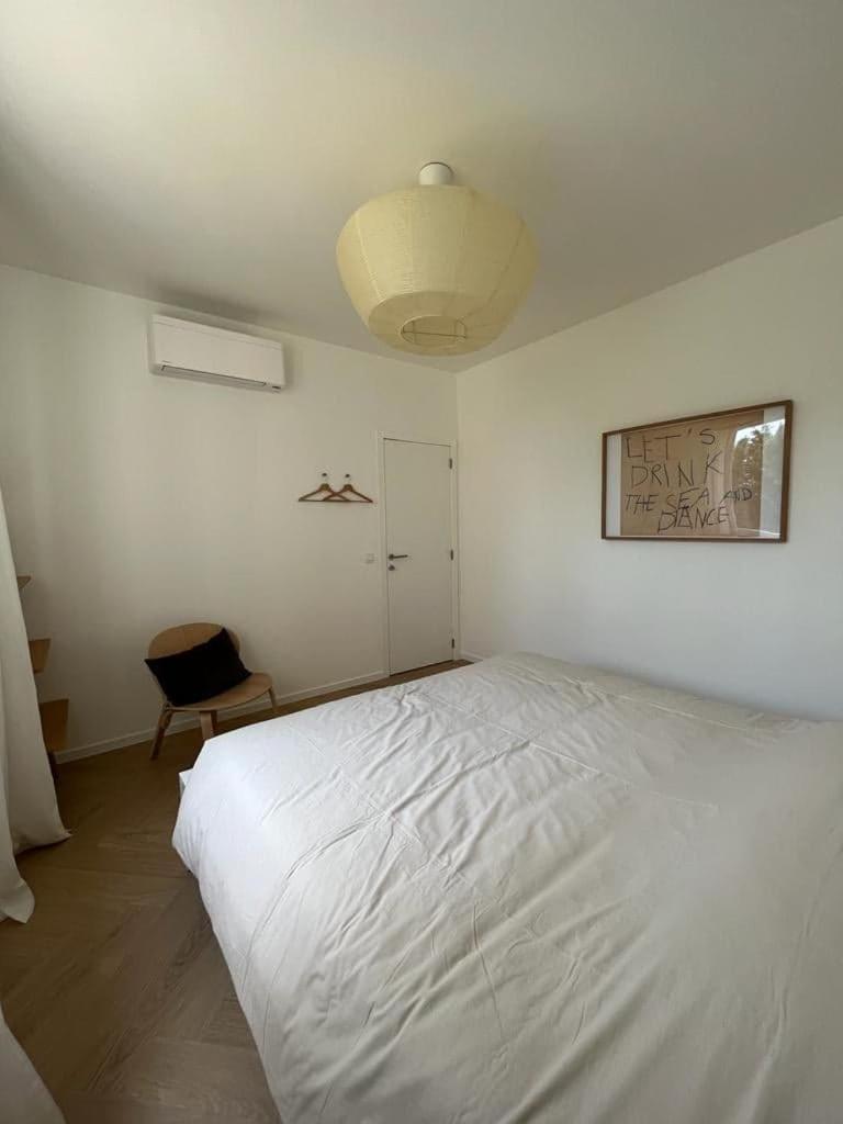 Three-Bedroom Apartment photo 2