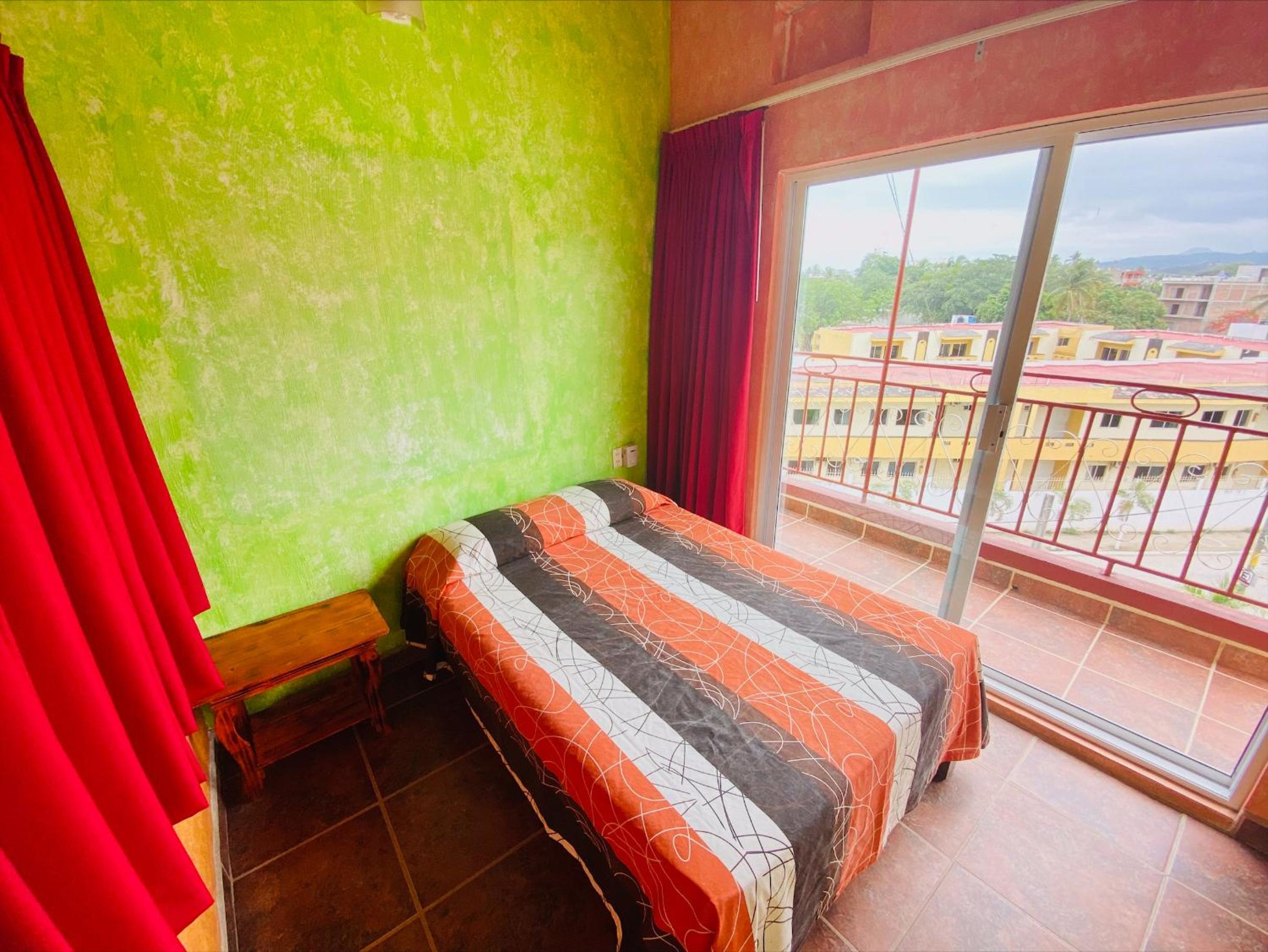 Studio with Balcony photo 3