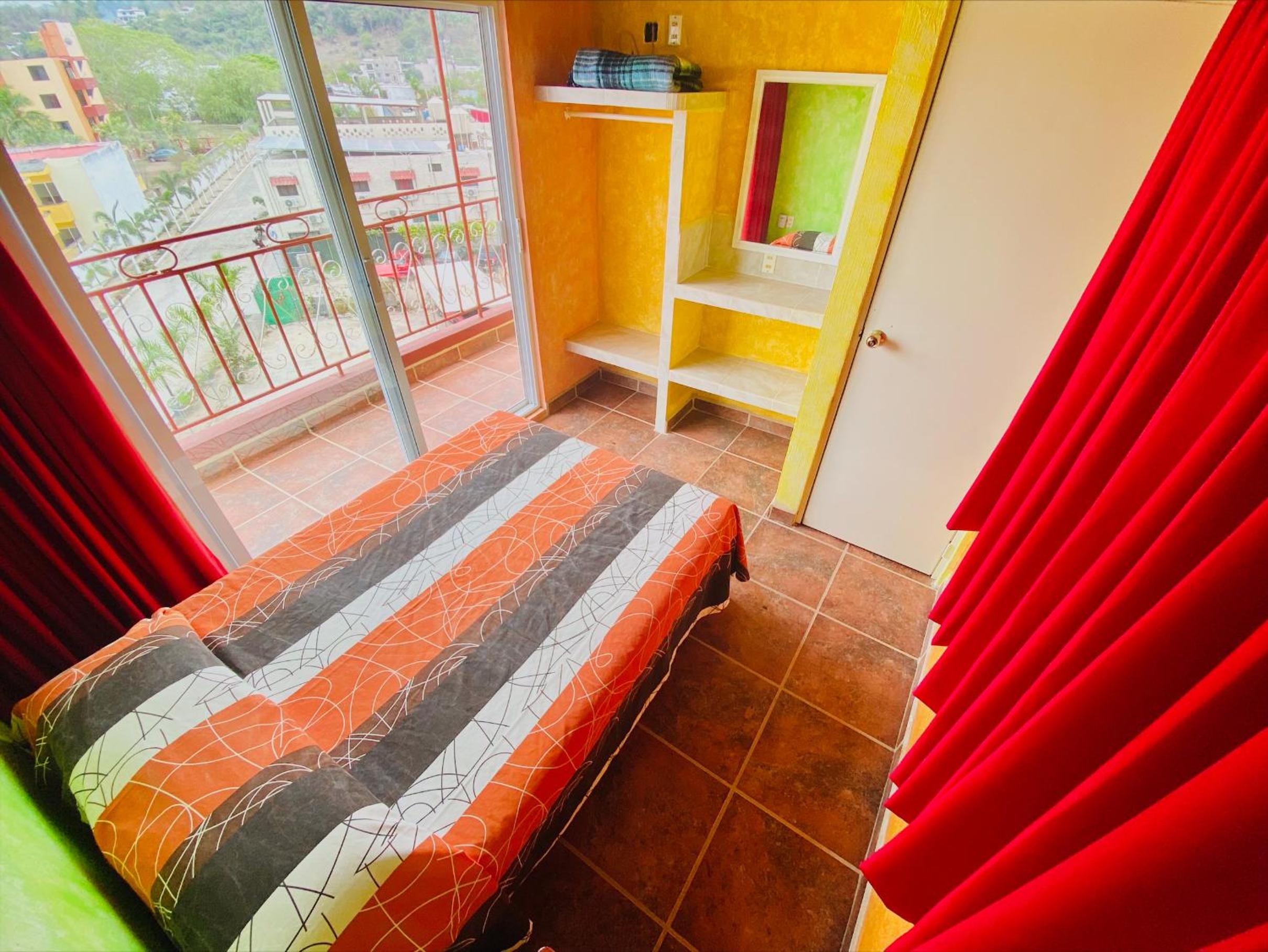 Studio with Balcony photo 2
