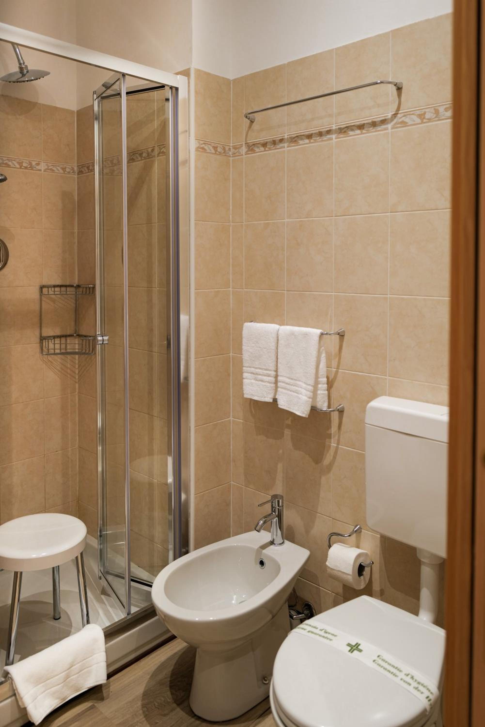 Suite - Photo 7