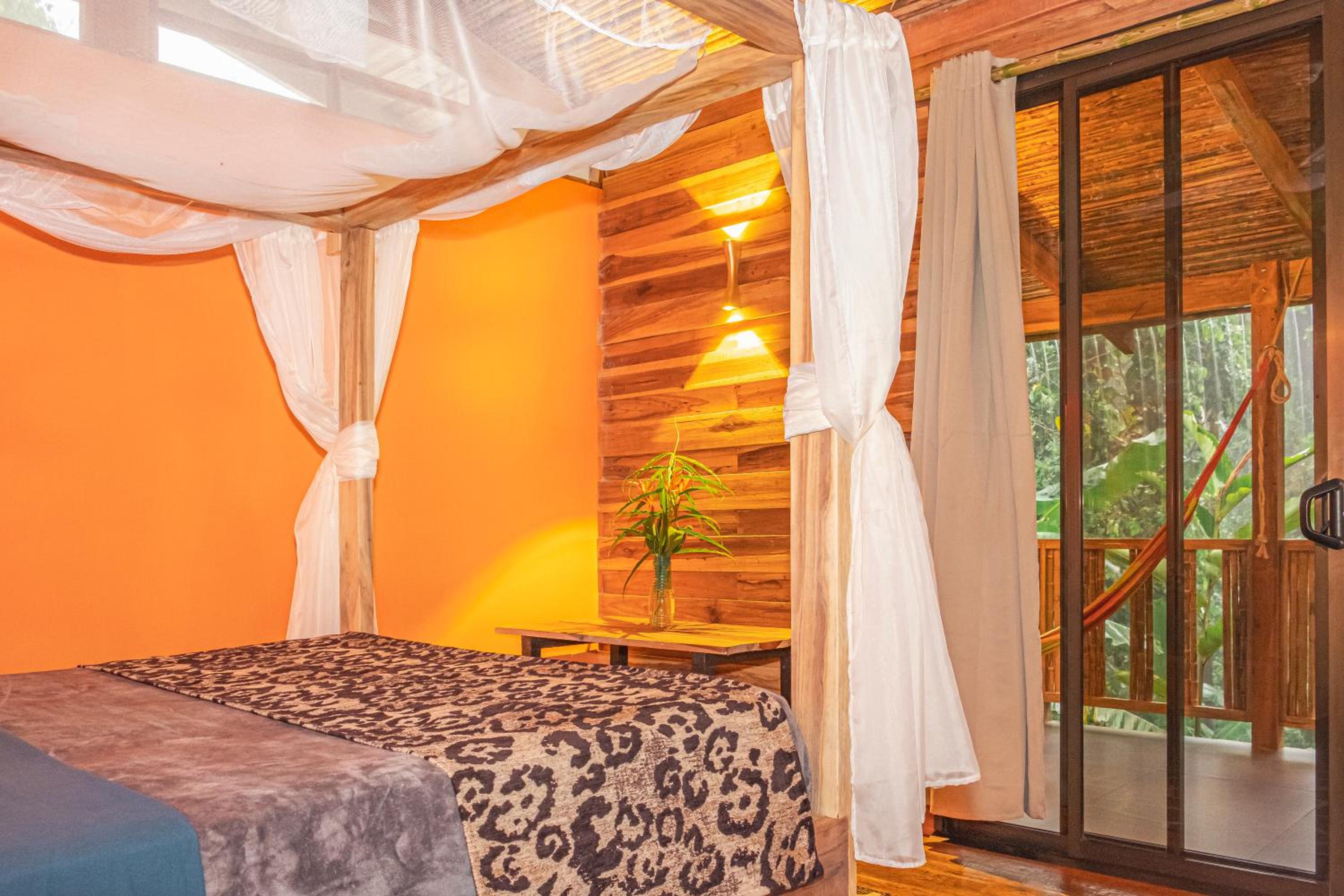 Deluxe Bungalow - Photo 20