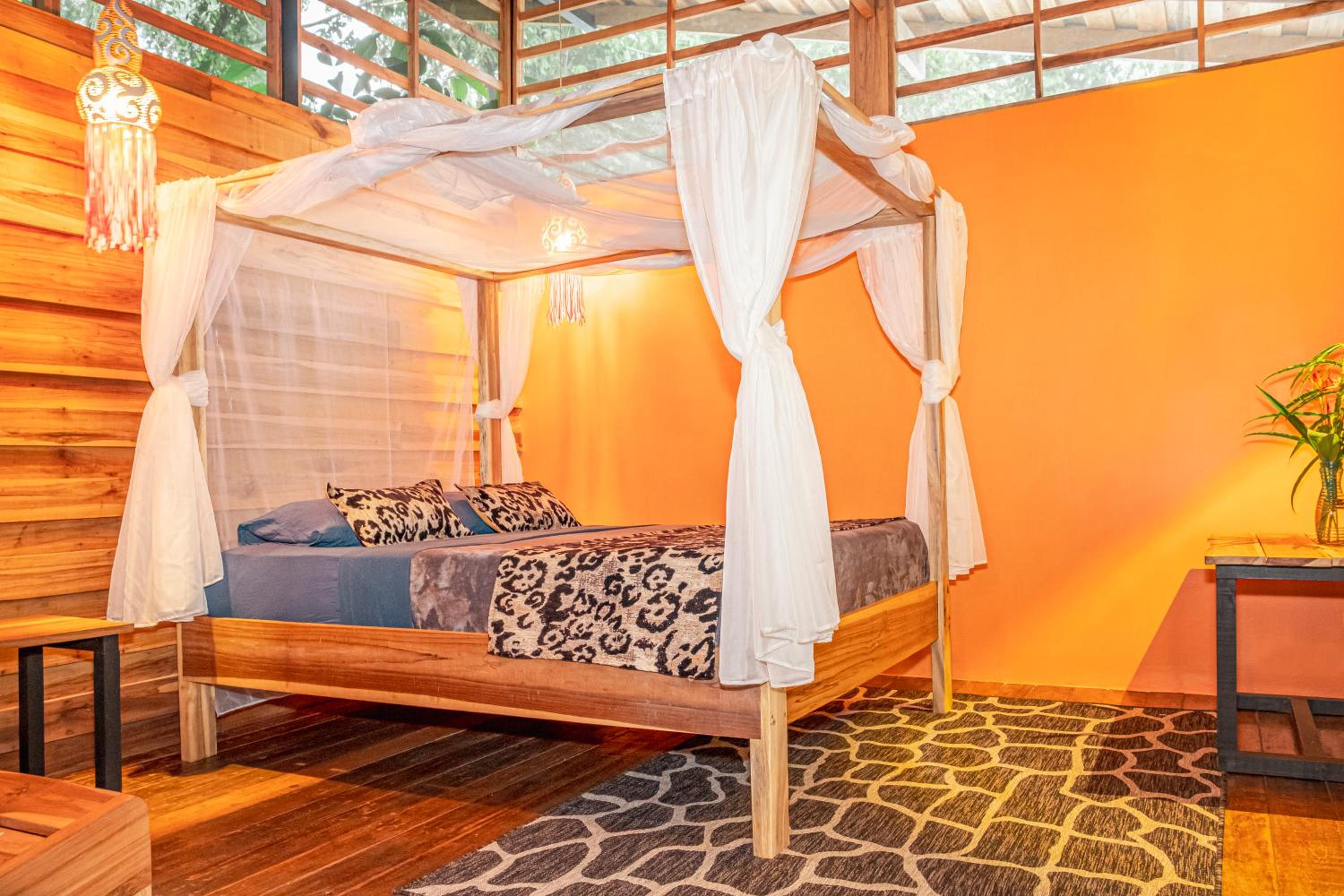 Deluxe Bungalow - Photo 26