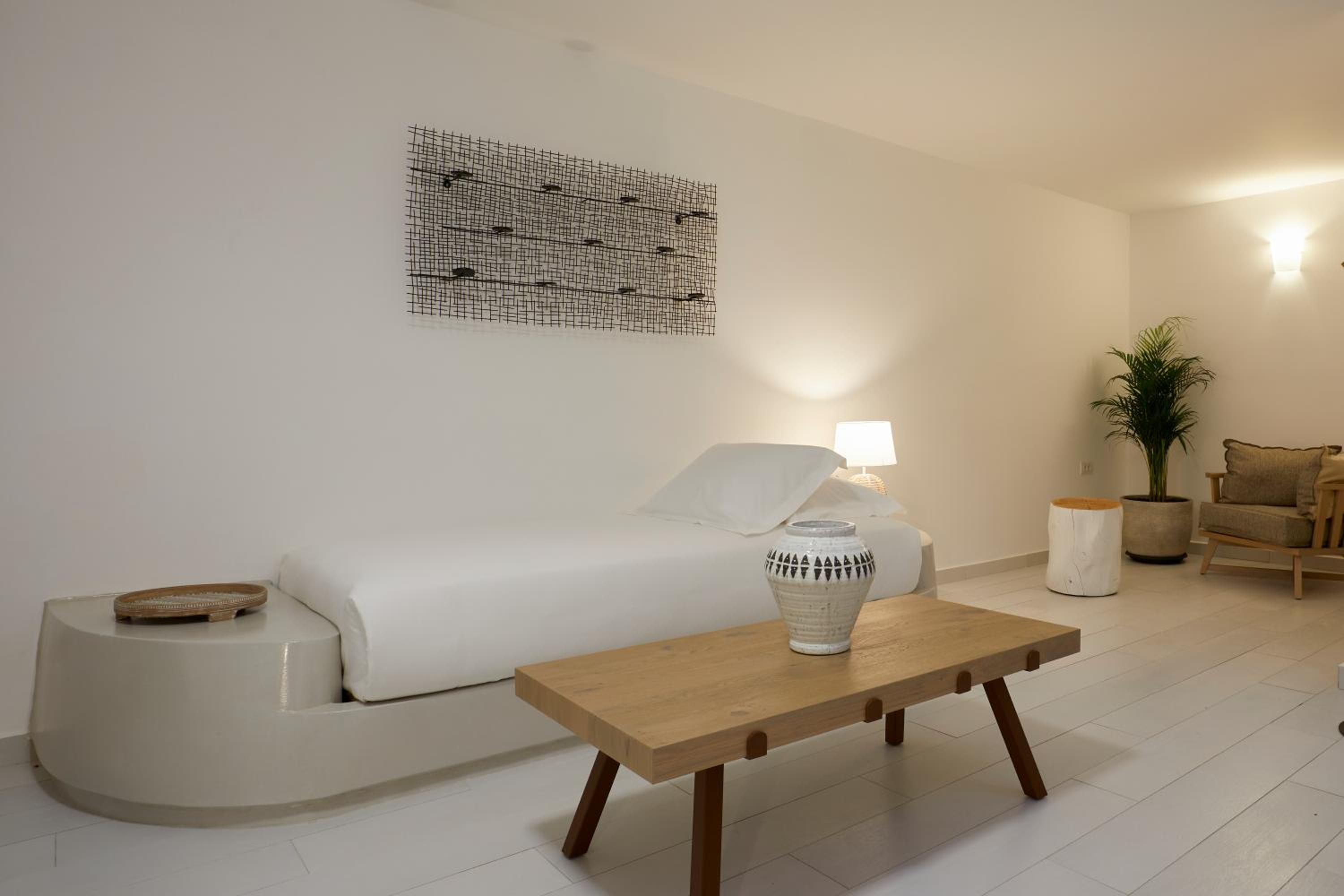 Premium Duplex Suite with One King Bed (Non Smoking) - Photo 14