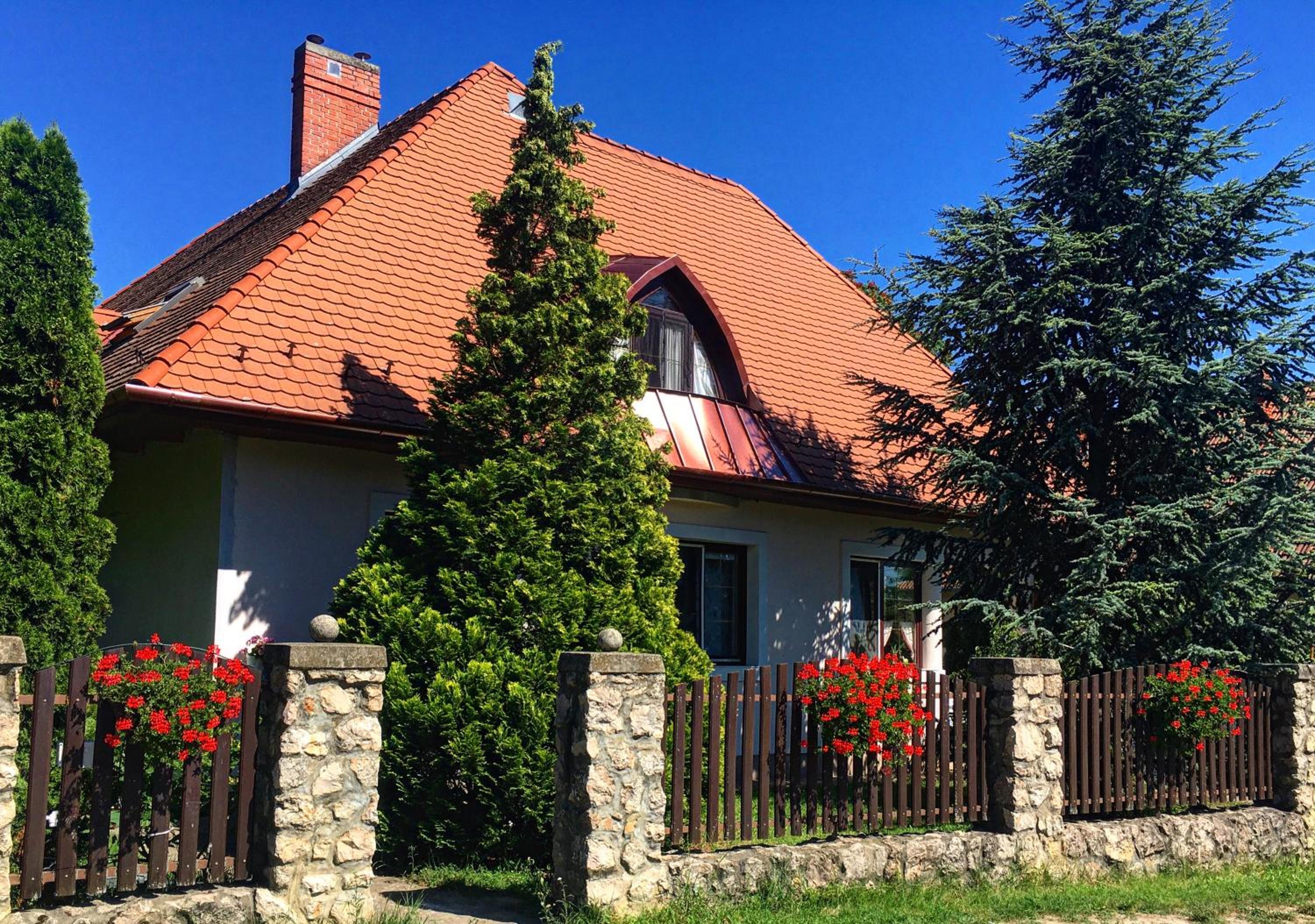 Four-Bedroom House - Photo 6