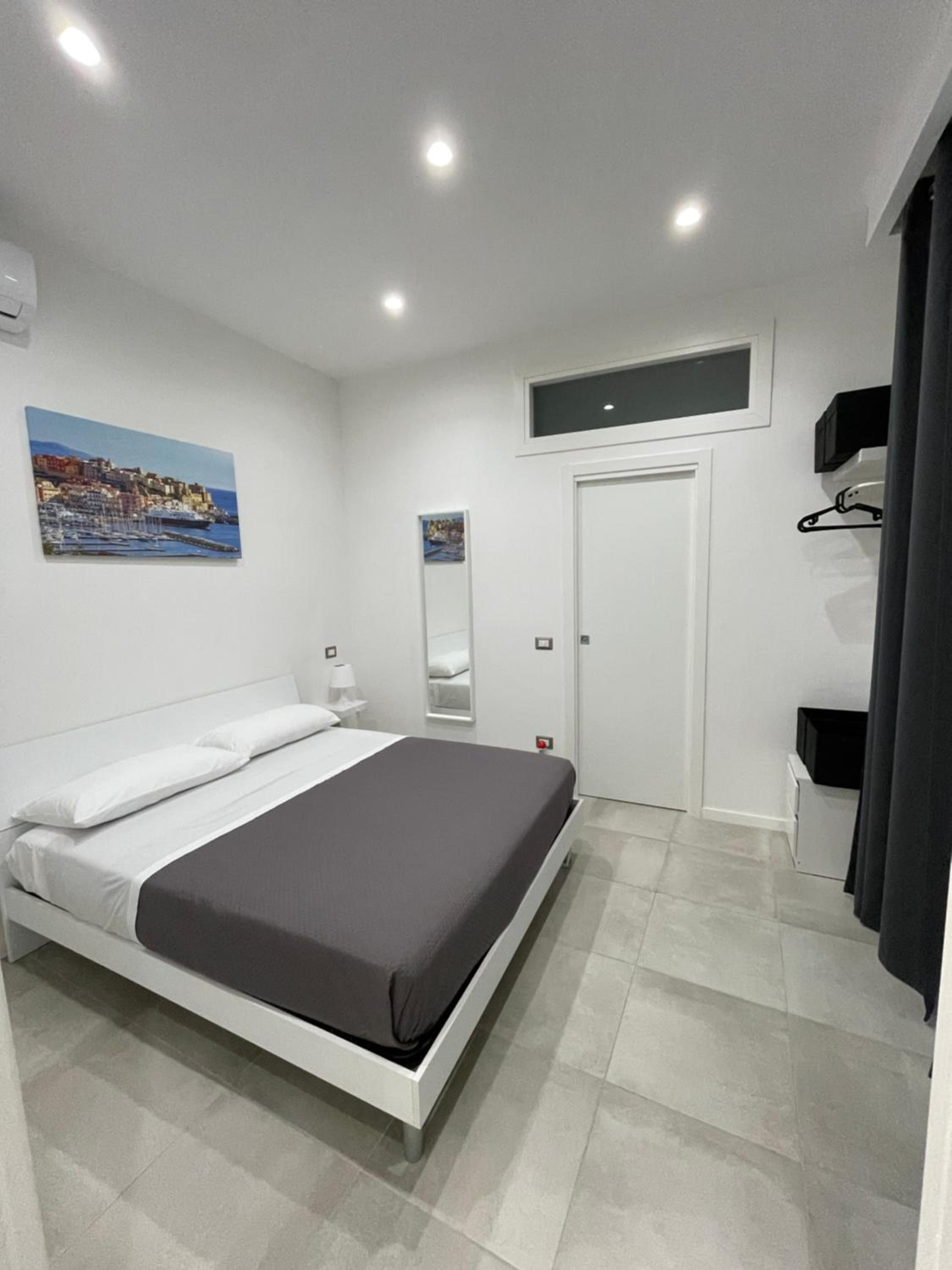 Budget Double Room photo 3