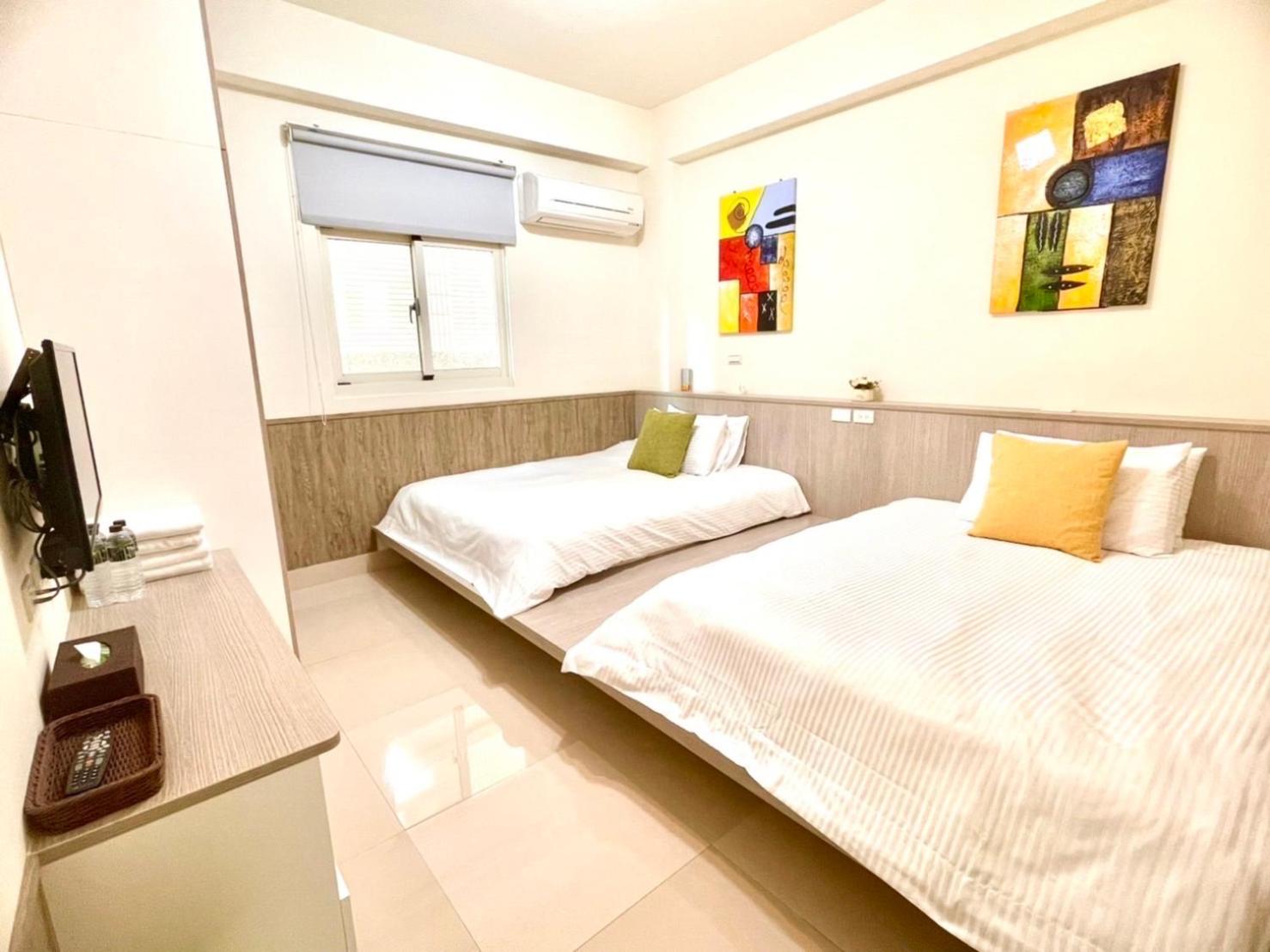 Quadruple Room with Private Bathroom