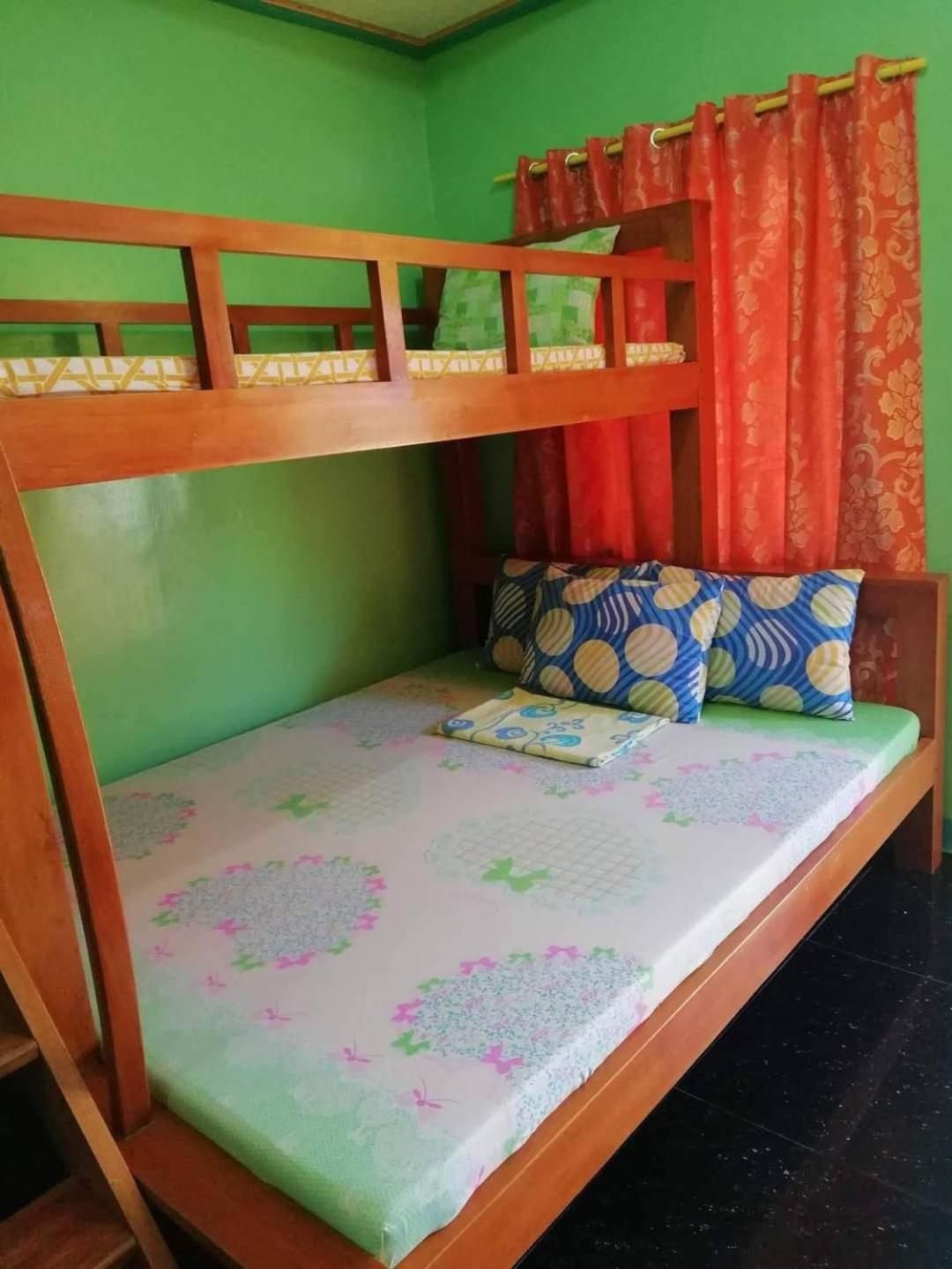 King Room with Two King Beds - Photo 3