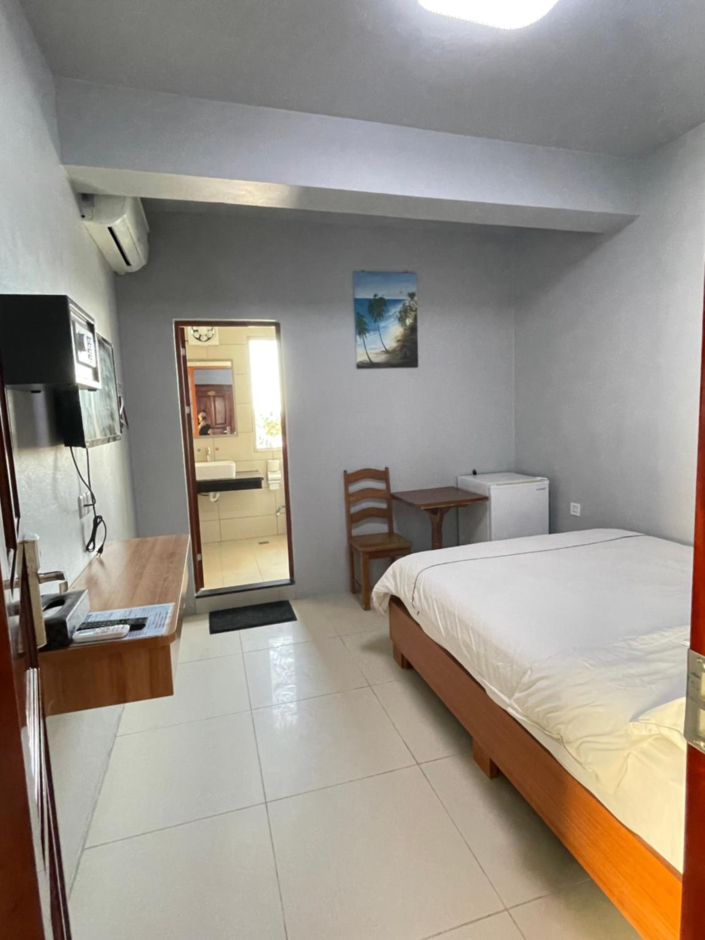 Standard Double Room (No Window) photo 2