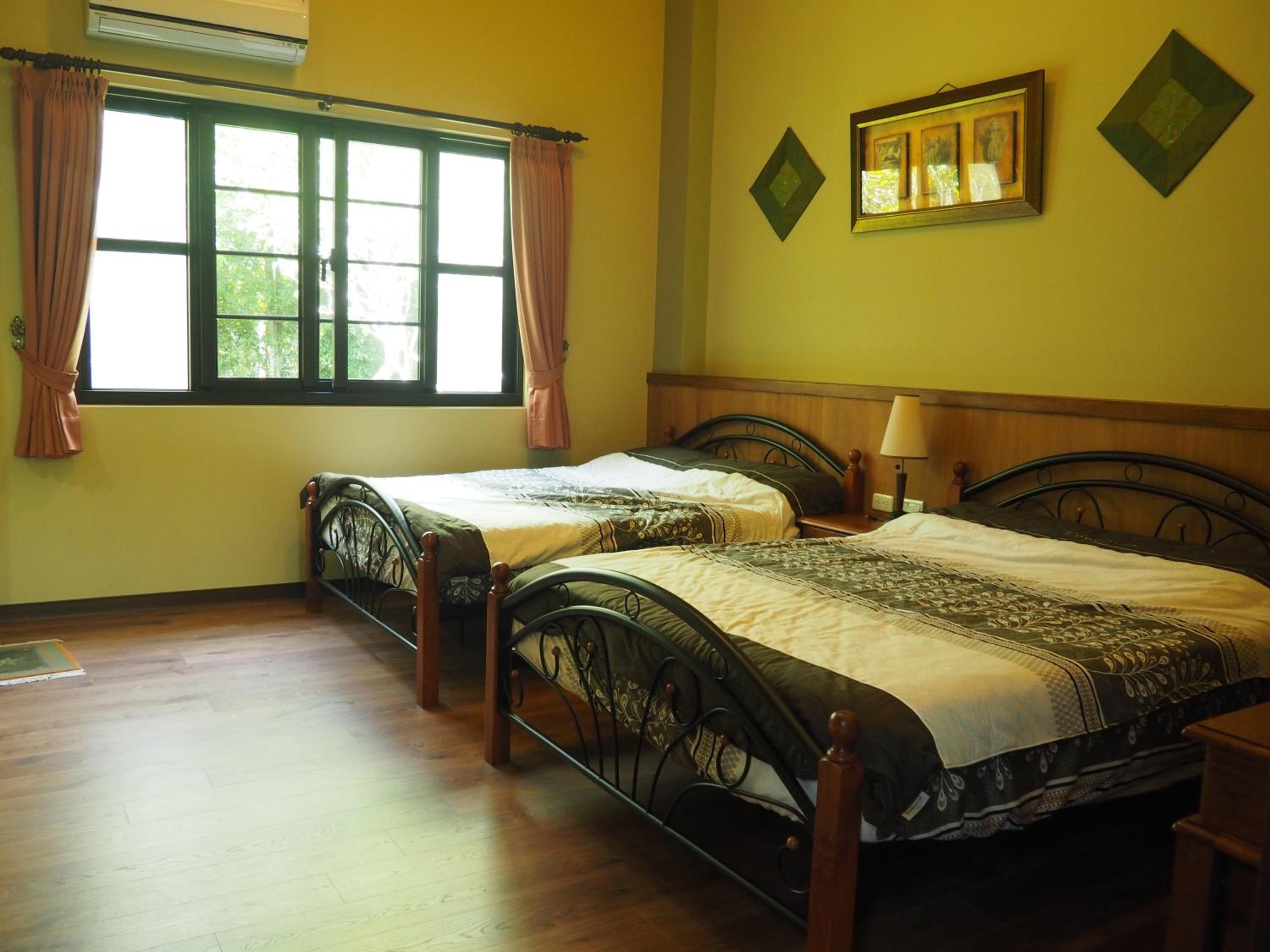 Standard Twin Room with Garden View photo 3