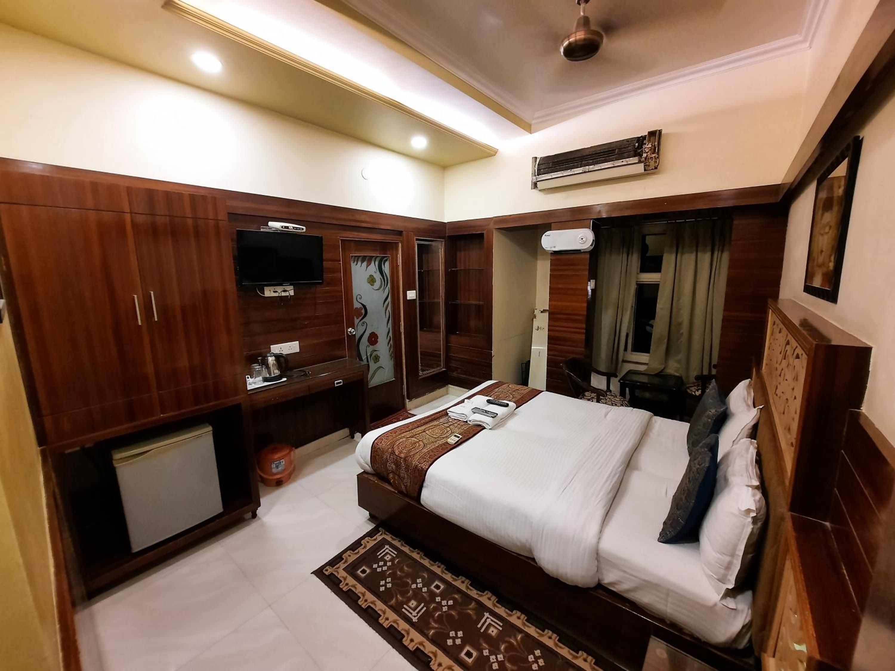 Deluxe Triple Bed Room City View - Photo 30