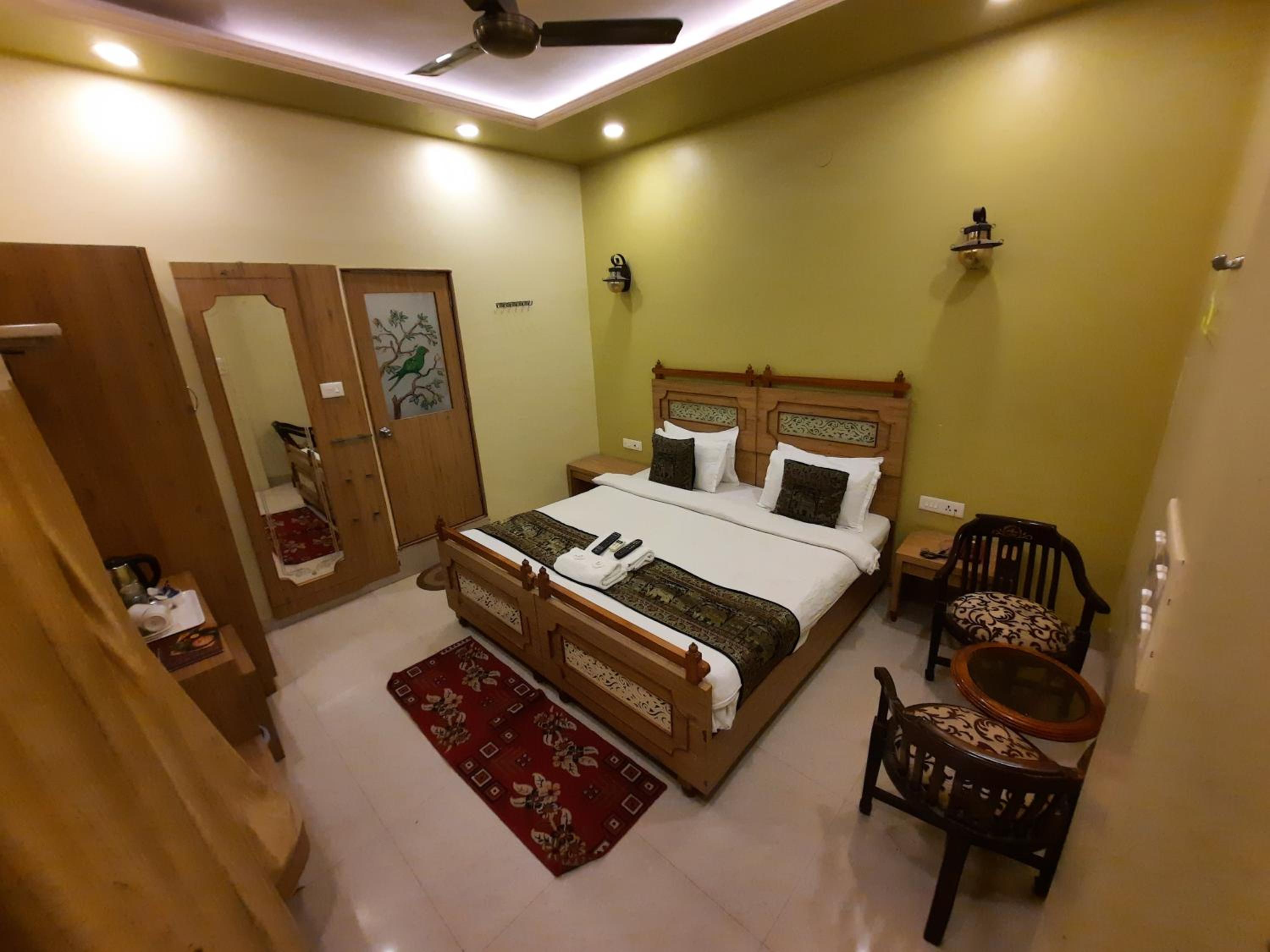 Deluxe Double Bed City View - Photo 27