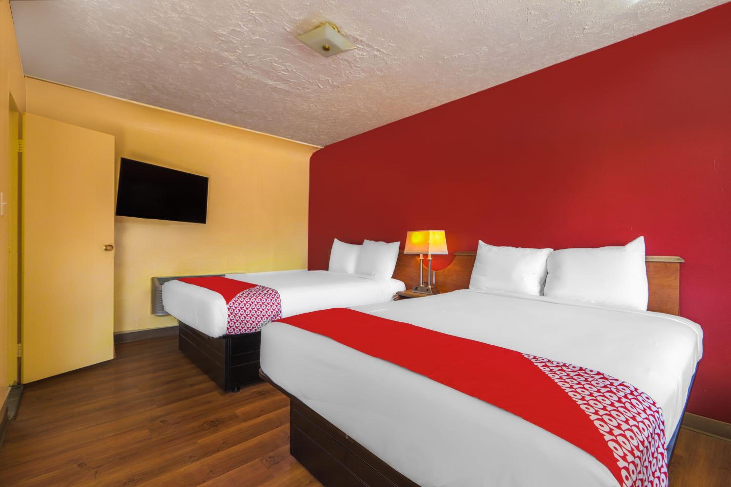2 Queen Bed Smoking - Photo 5