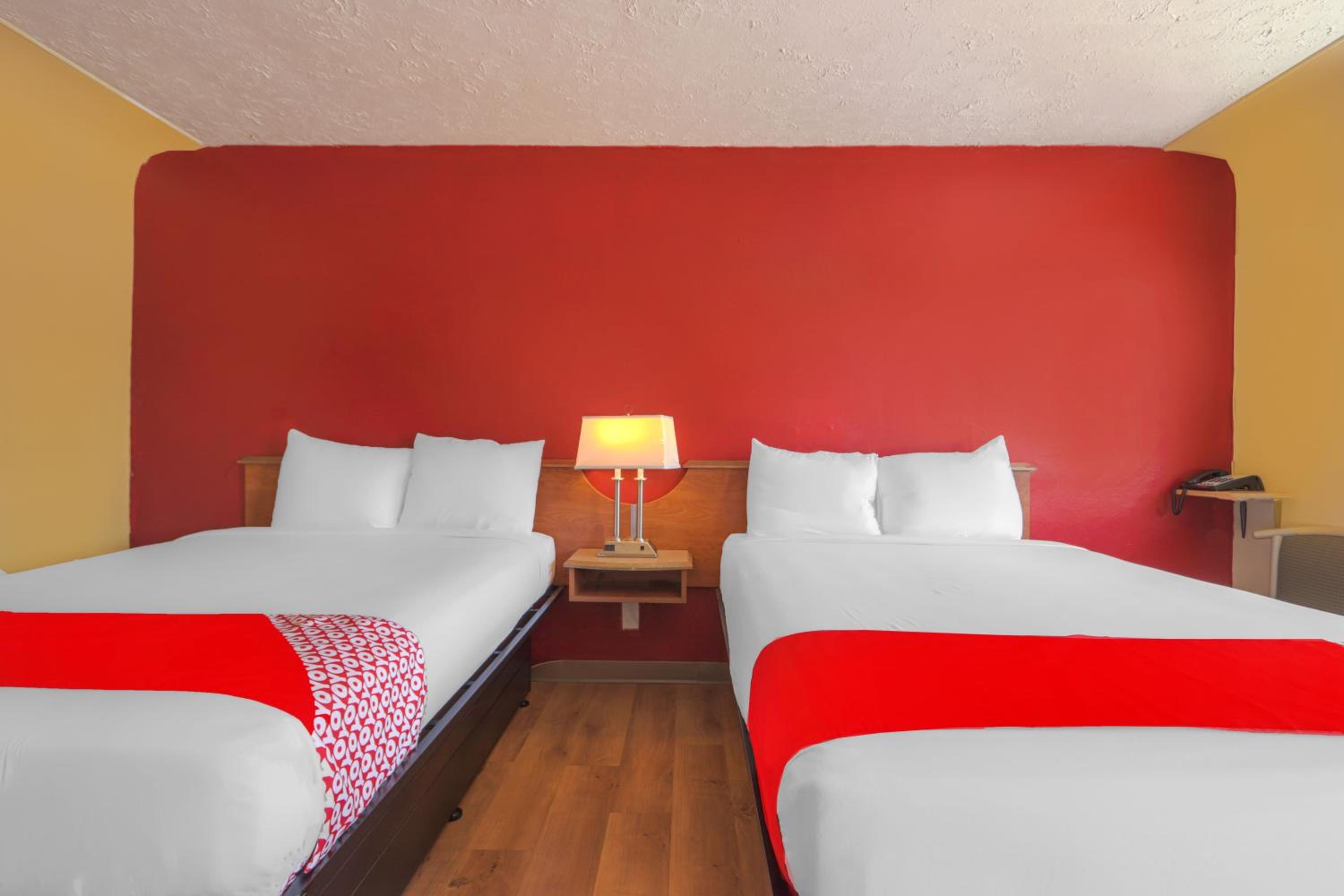 2 Queen Bed Smoking - Photo 2