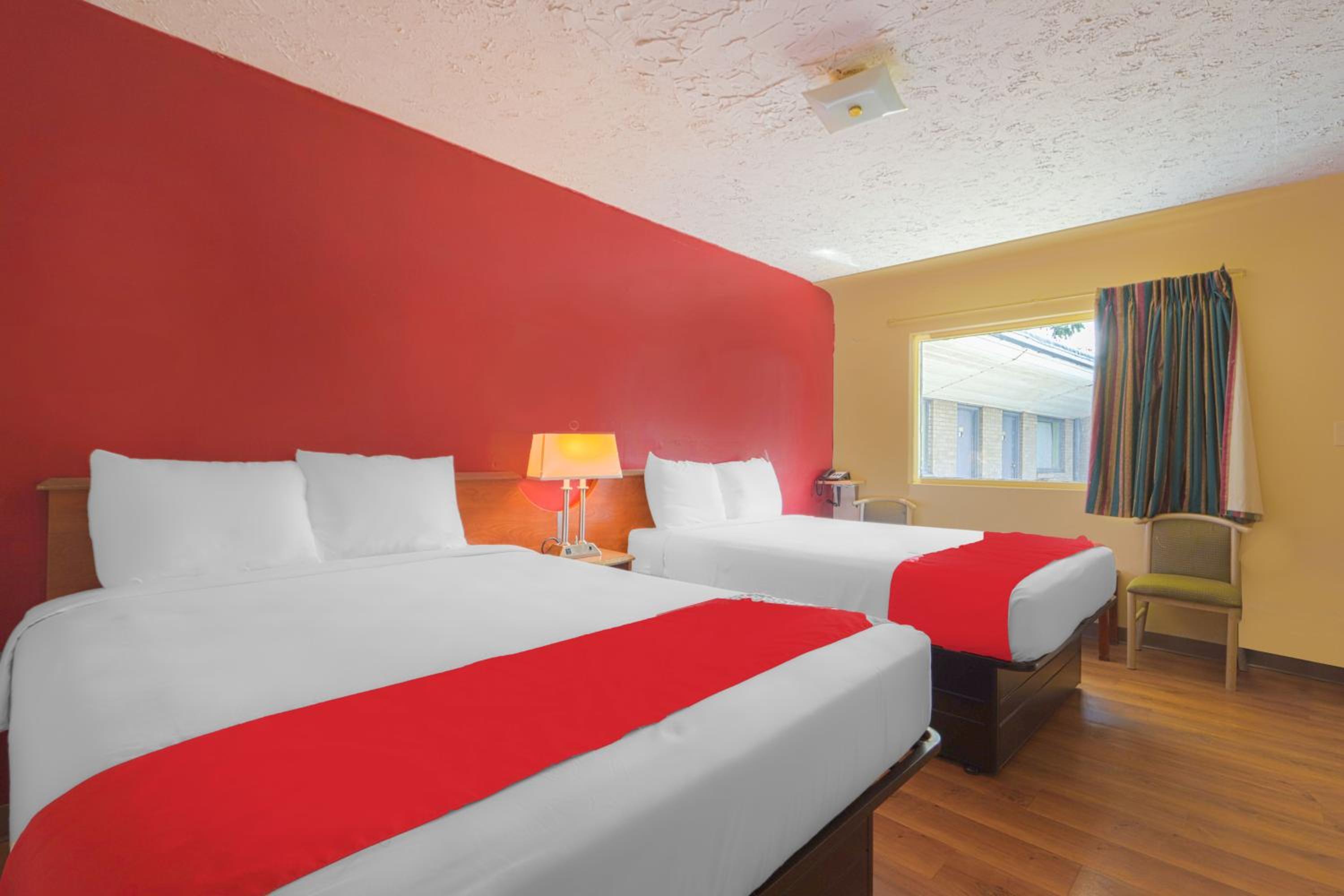 2 Queen Bed Smoking - Photo 1