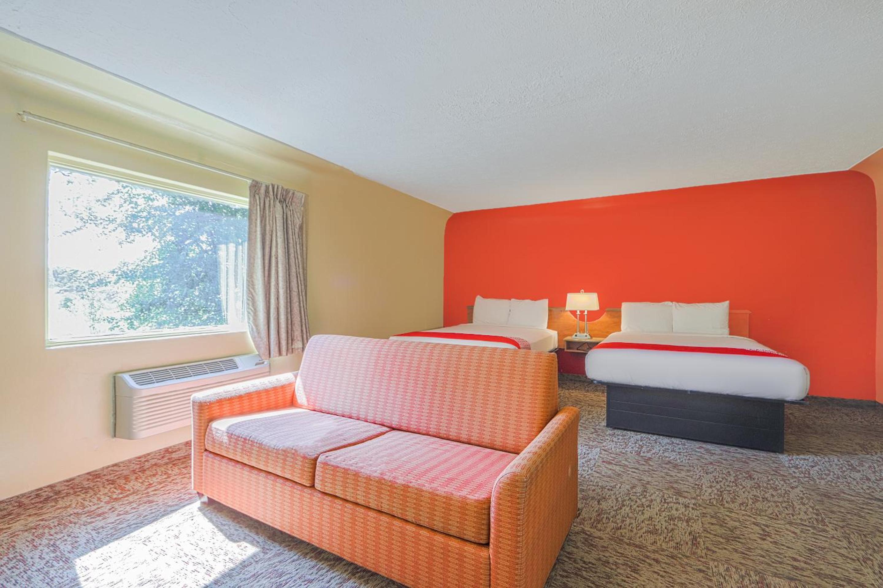Double Queen Suite - Photo 1