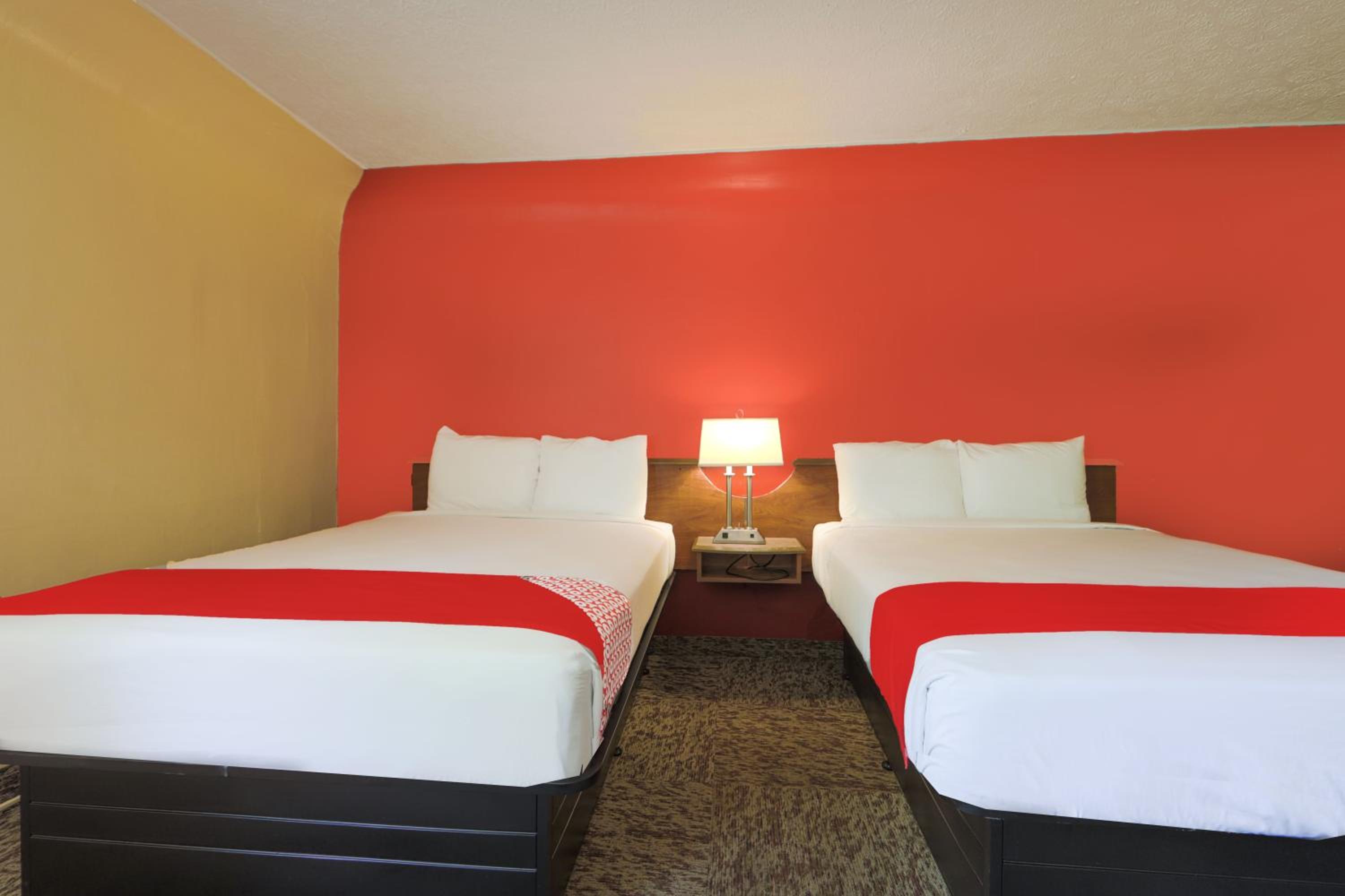 Double Queen Suite - Photo 2