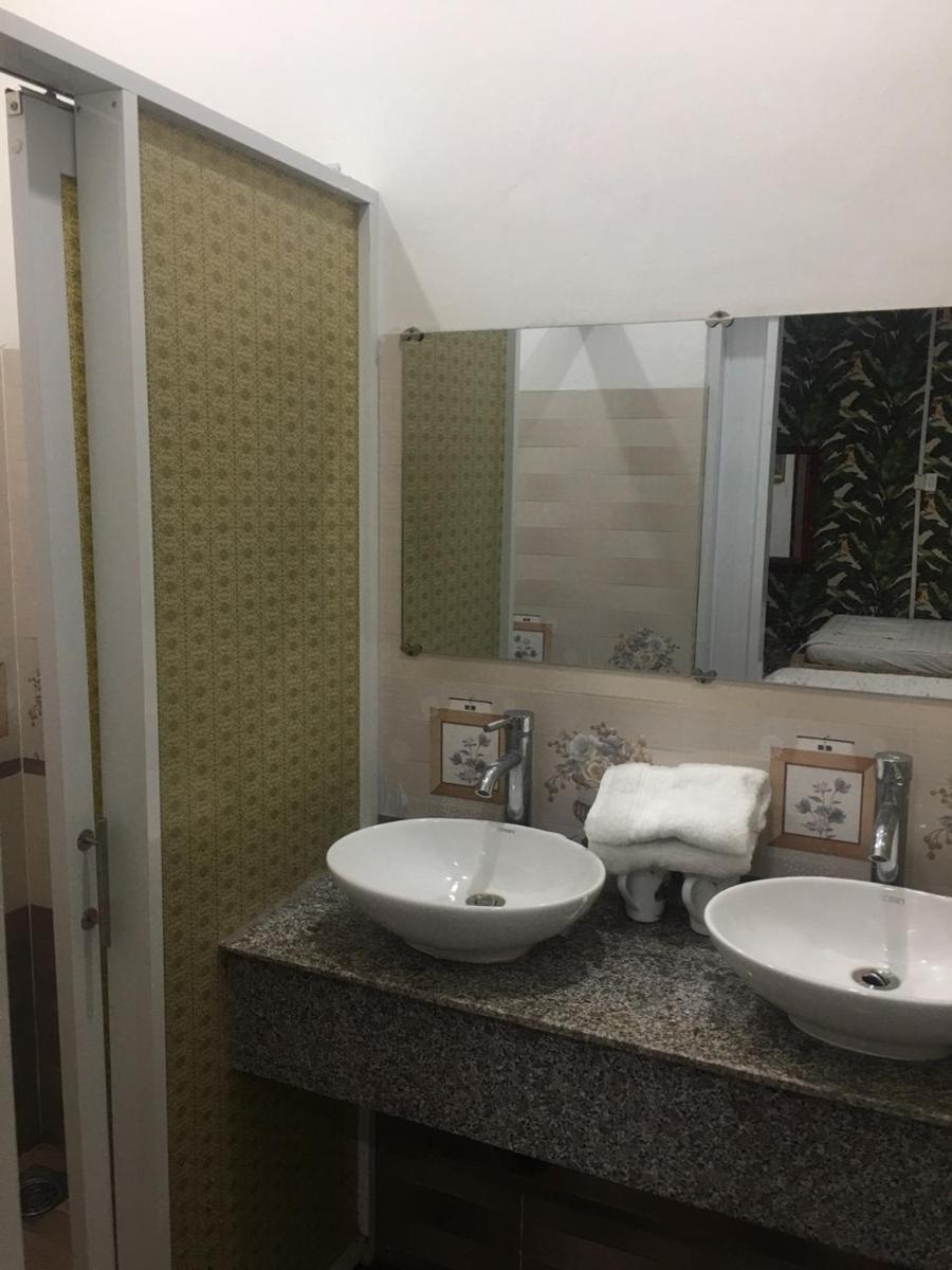 Quadruple Room with Private Bathroom photo 2