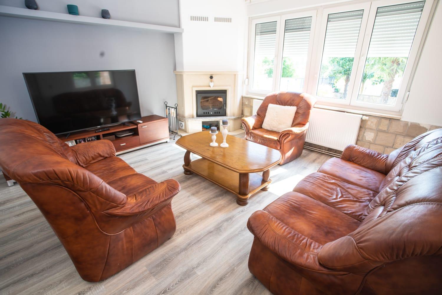 Villa photo 2