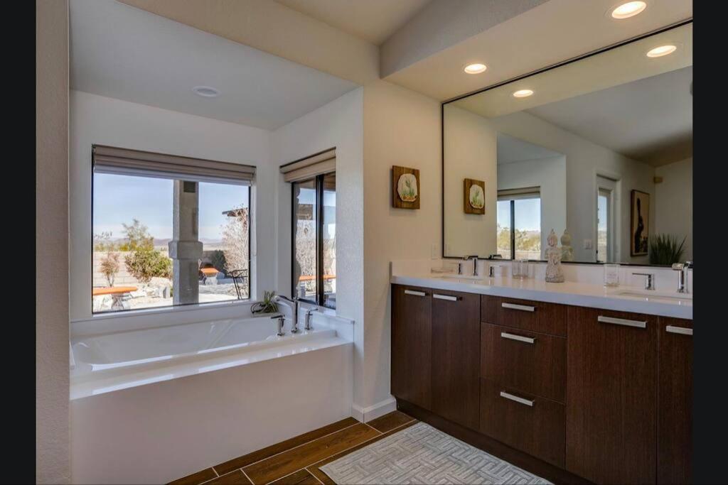 Two-Bedroom House - Photo 29