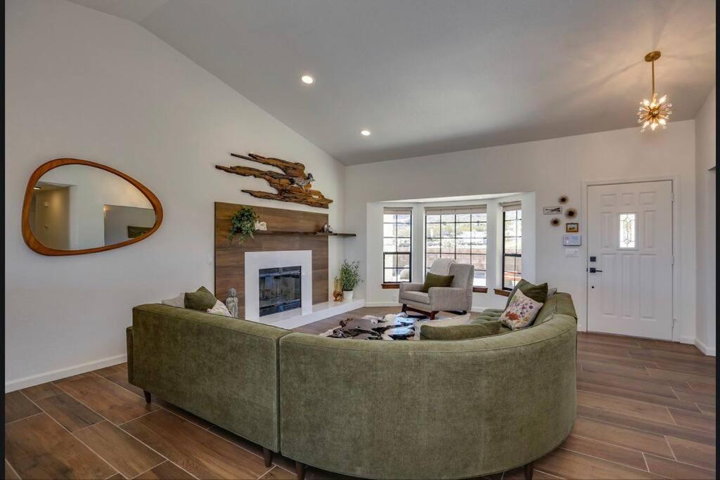 Two-Bedroom House - Photo 18