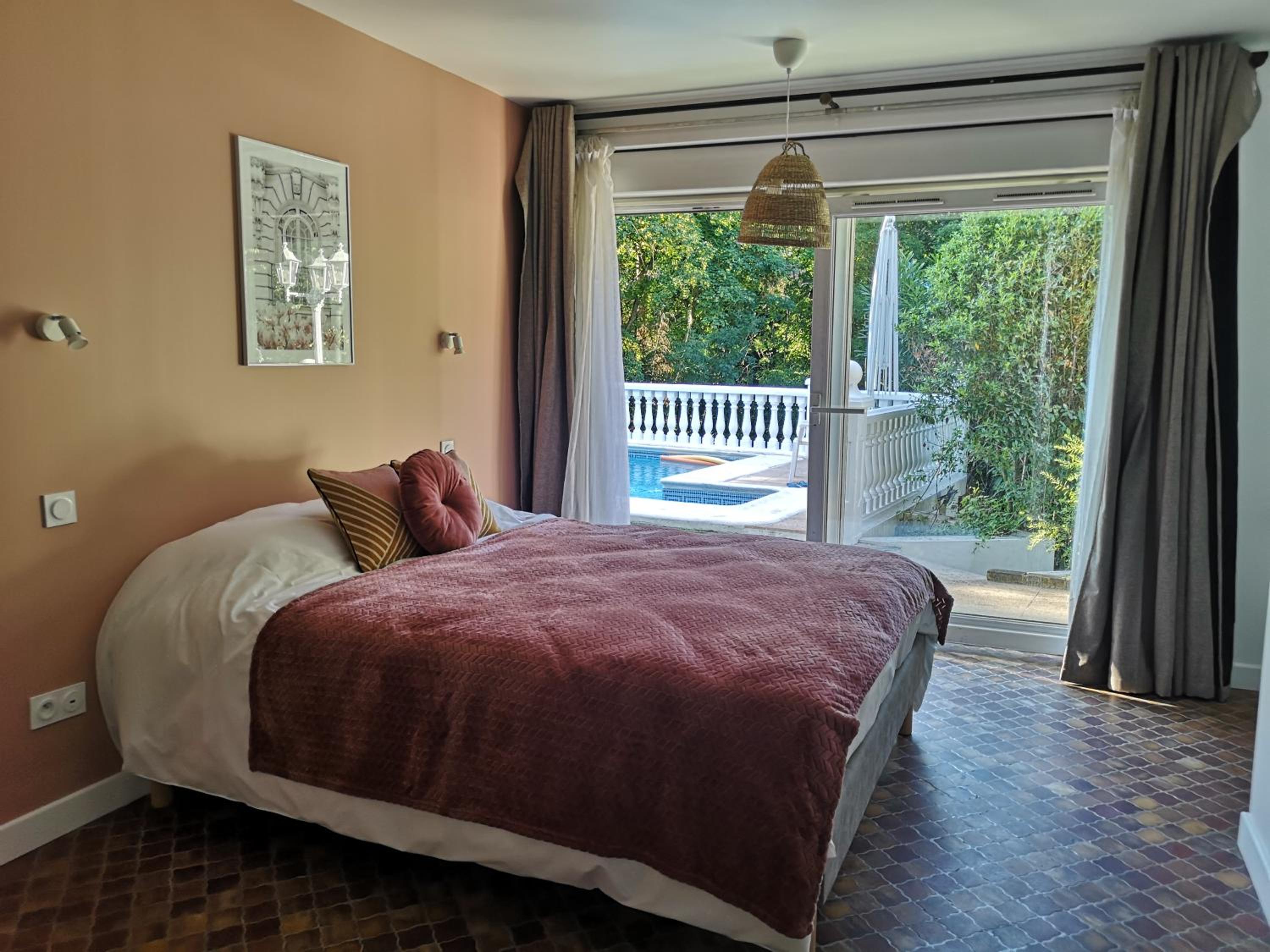 King Suite with Pool View photo 3