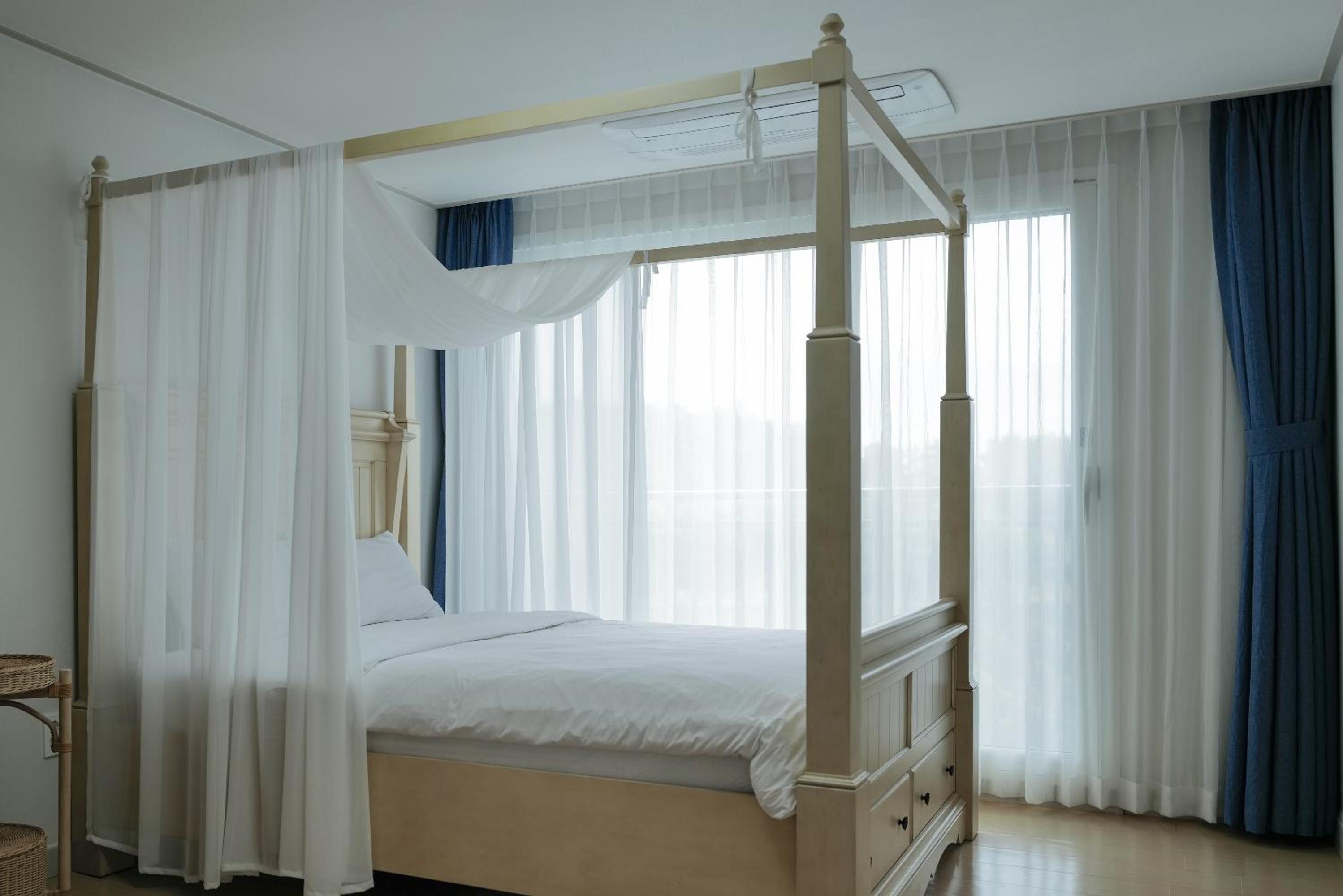 Suite with Terrace - Photo 16