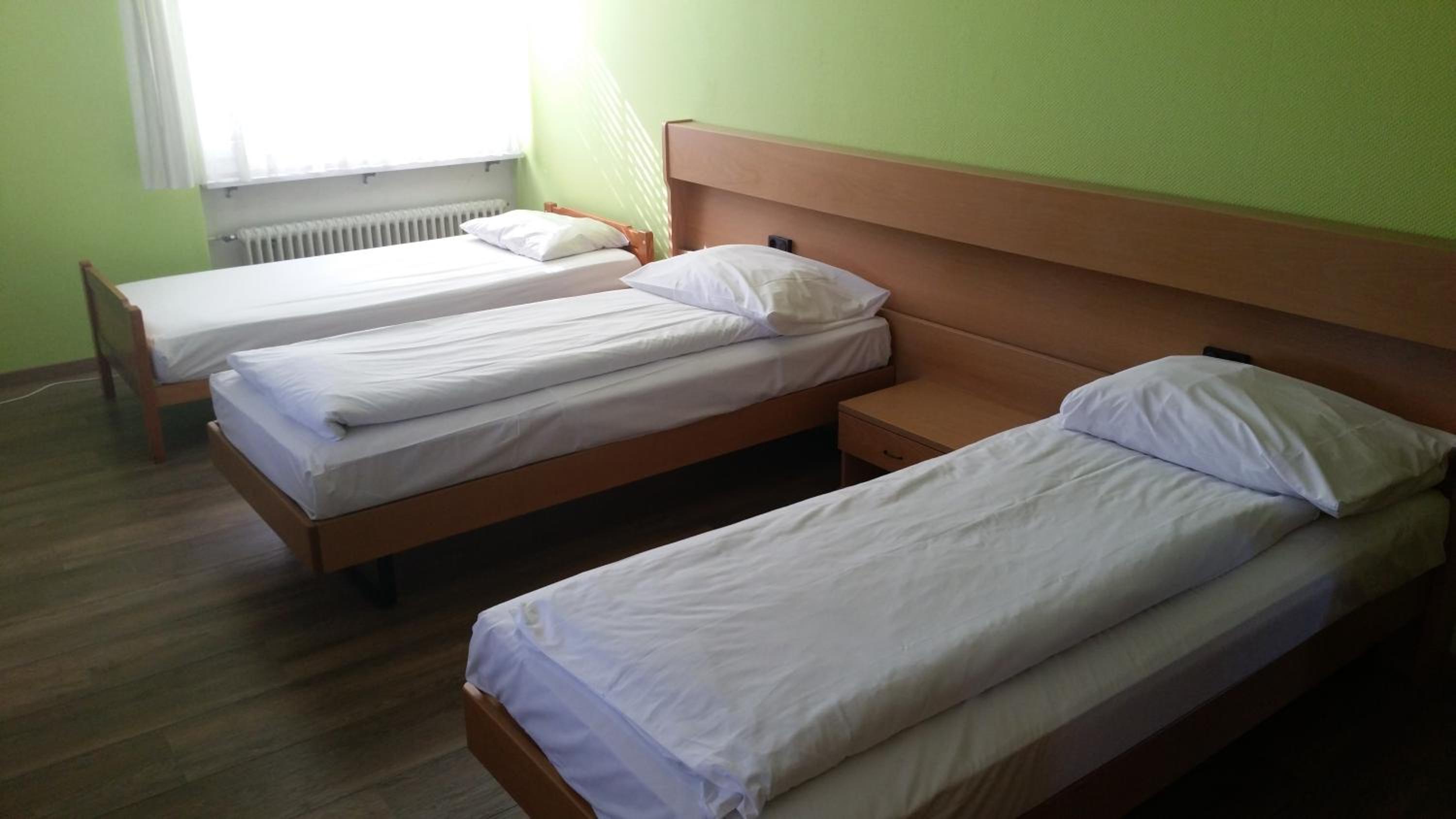 Standard Triple Room - Photo 8