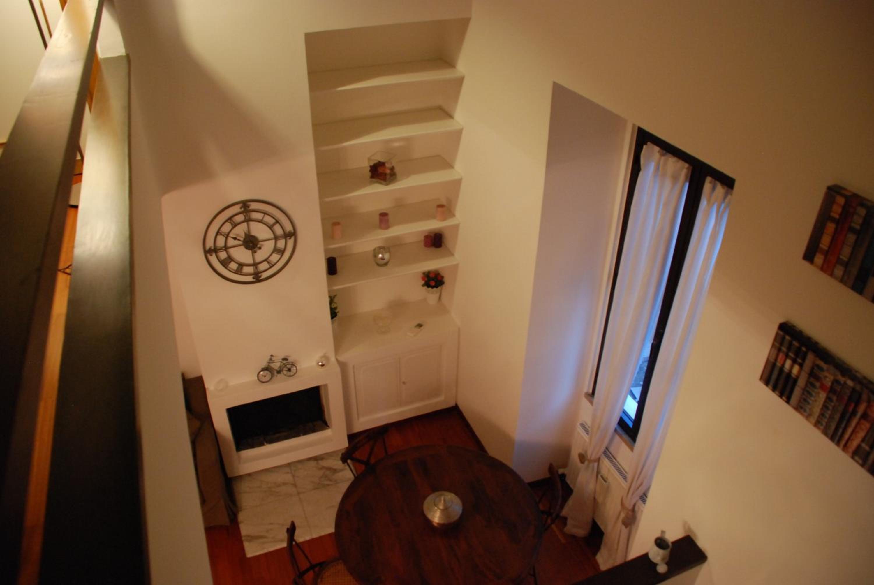 Superior Studio with Alley View - Split Level photo 1