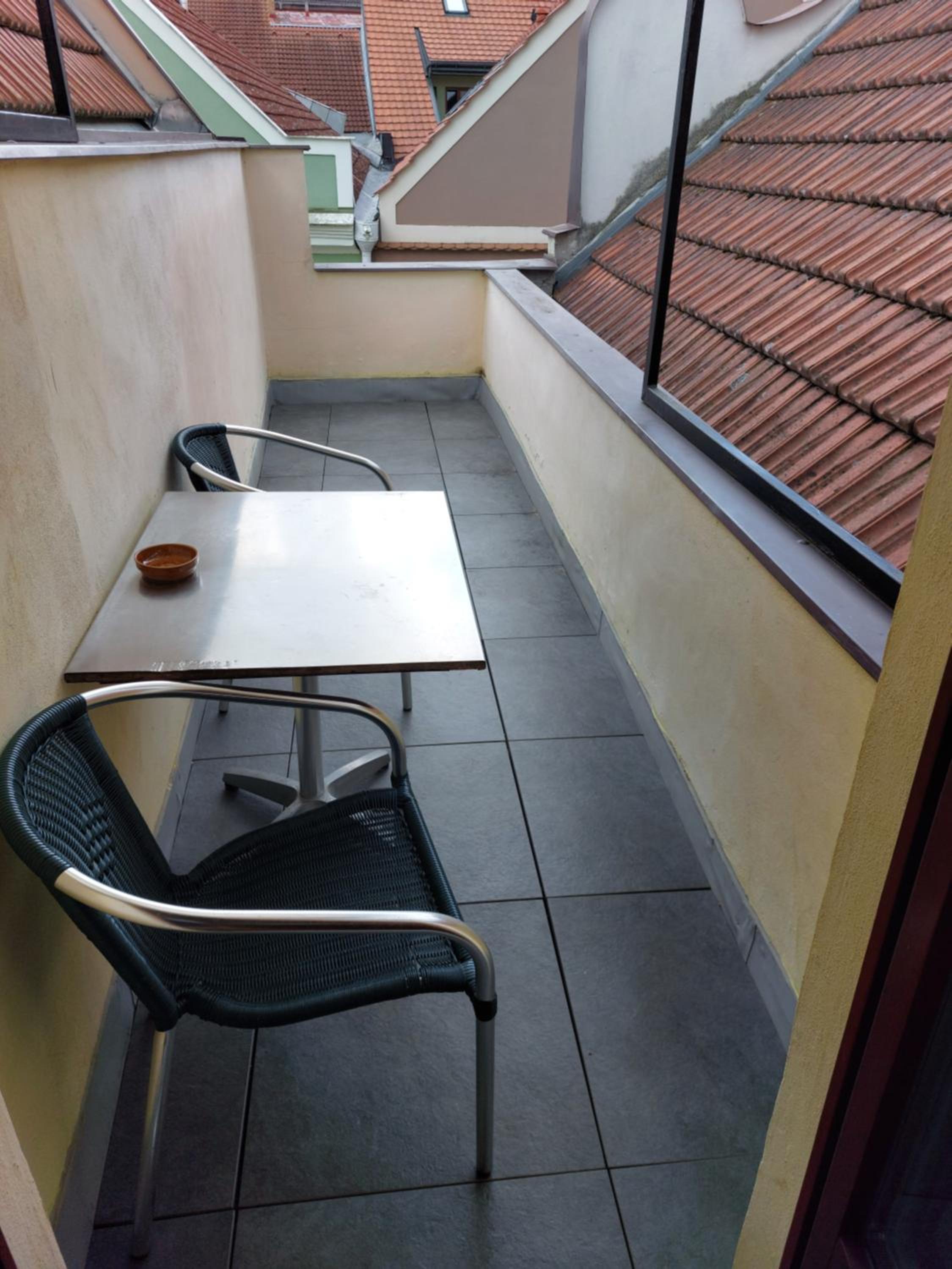 Double Room with Balcony (2 Adults + 1 Child) photo 2
