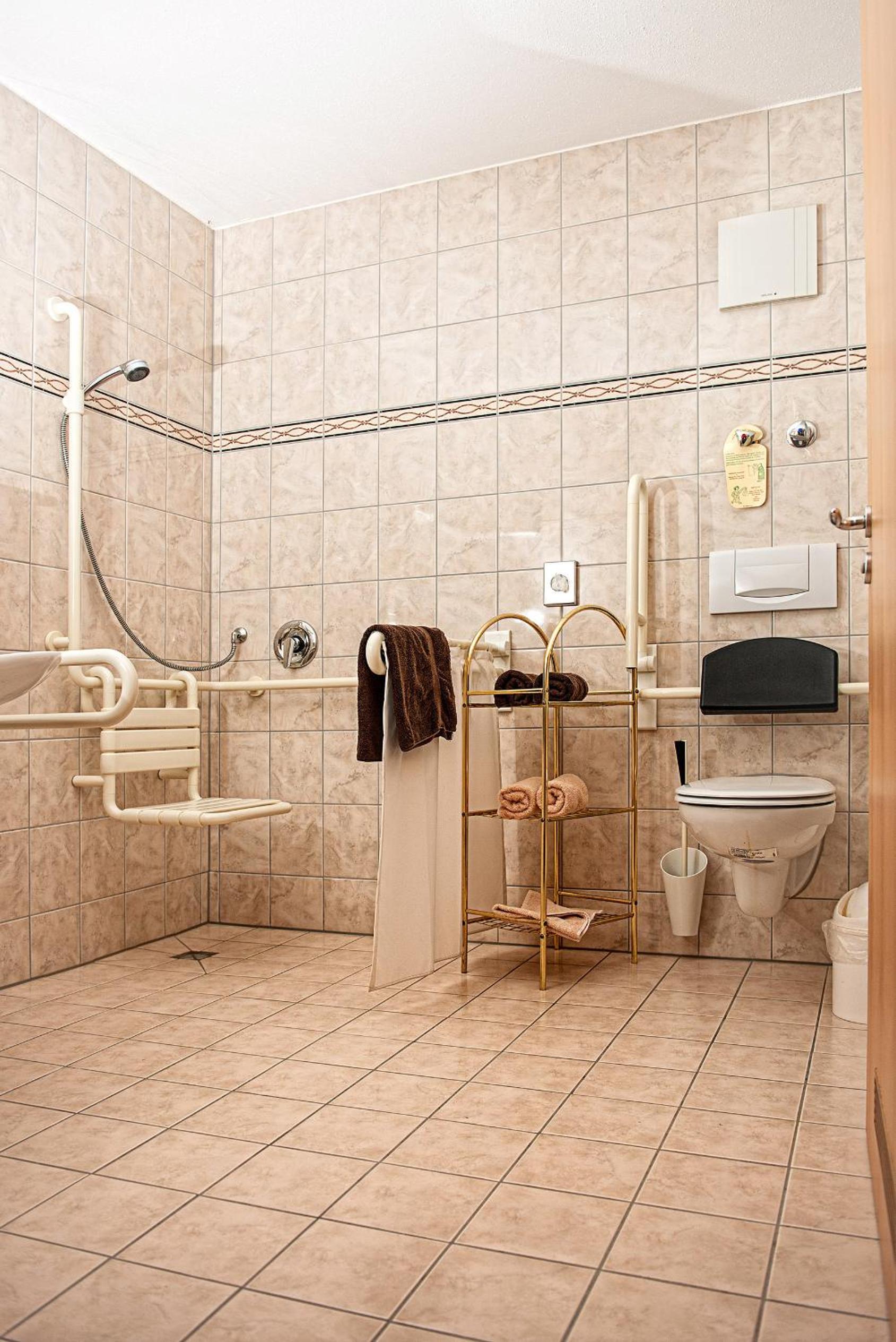 Double Room - Disability Access - Photo 3