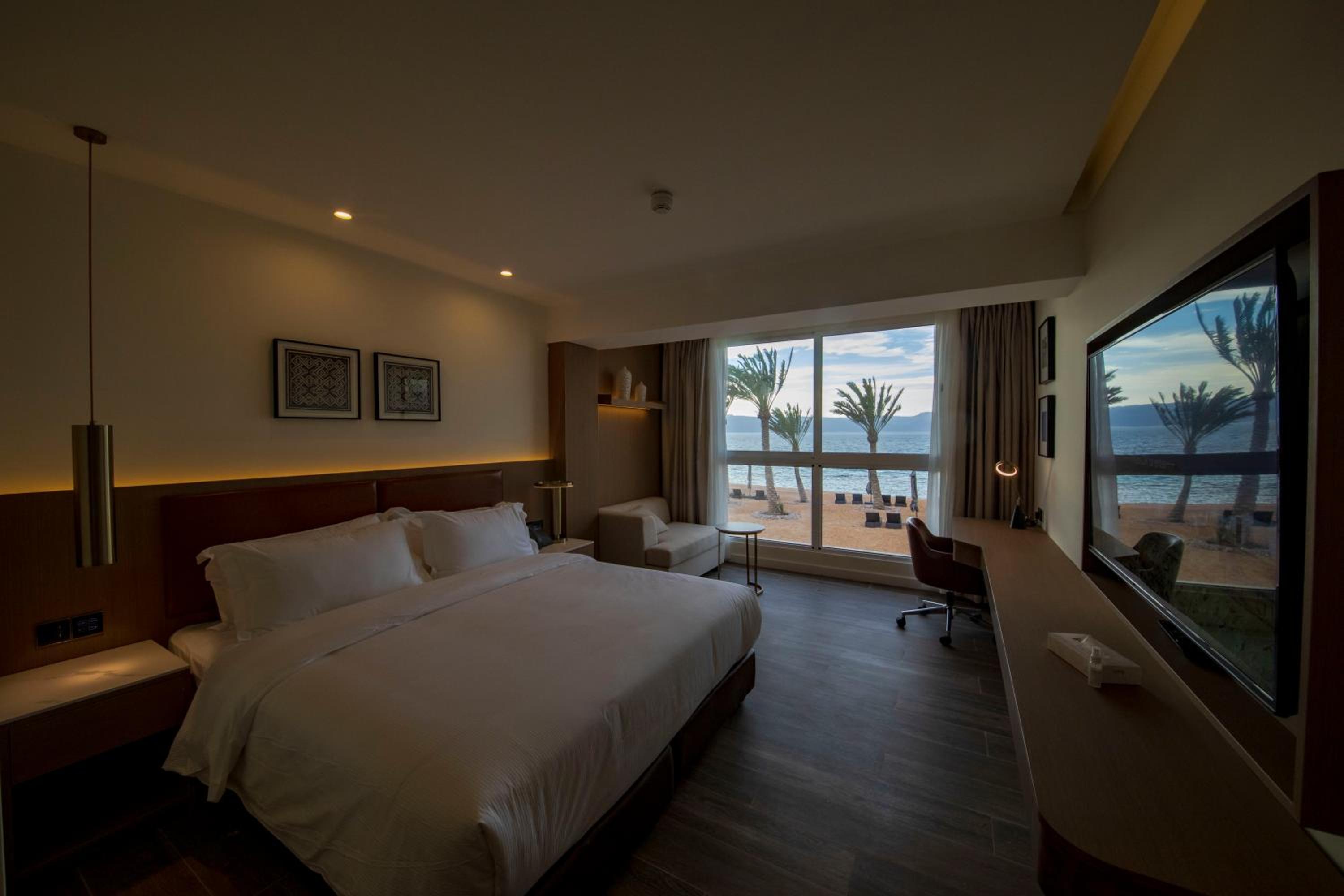 Deluxe Double Room with Sea View - Photo 3