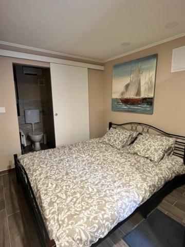 Double Room with Private Bathroom photo 1