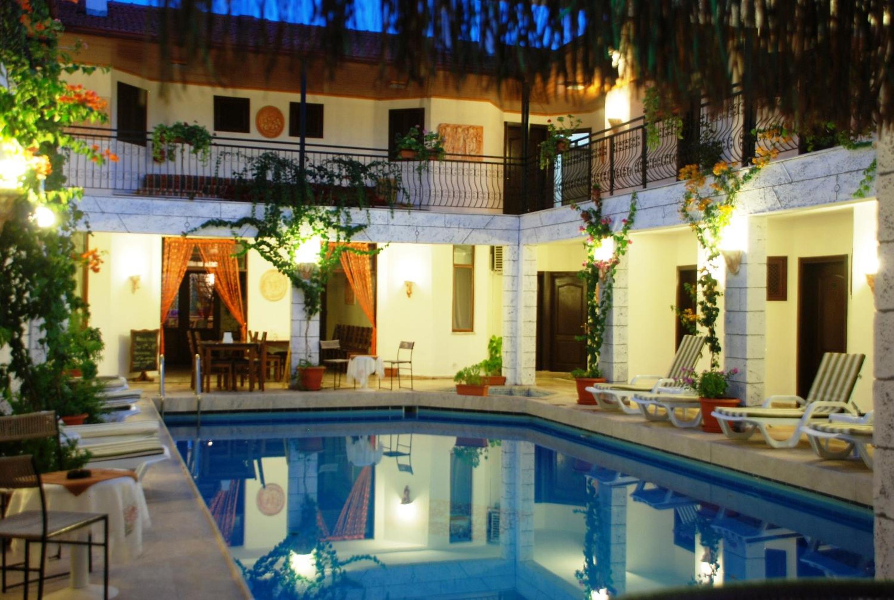 Standard Double or Twin Room with Balcony photo 3