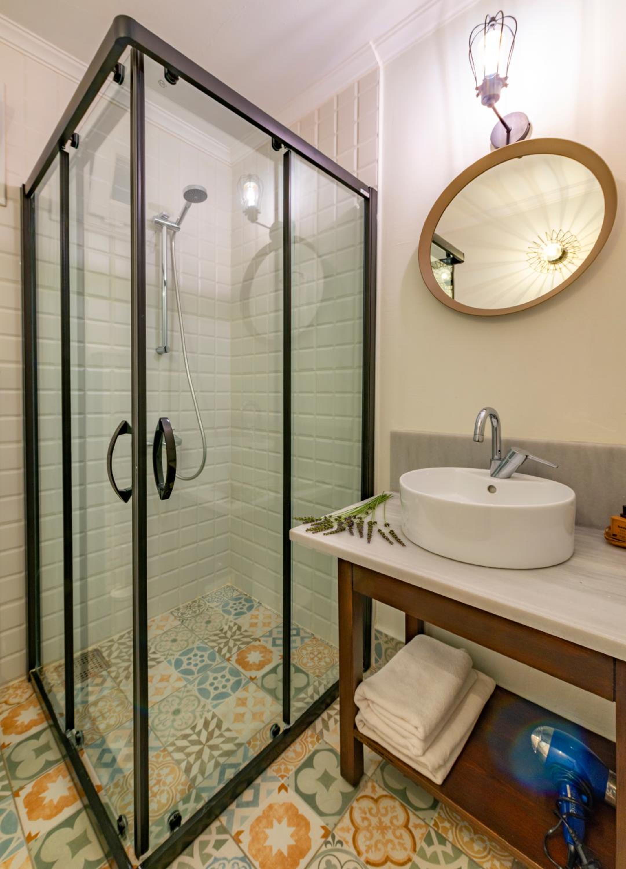 Superior Double or Twin Room - Photo 16