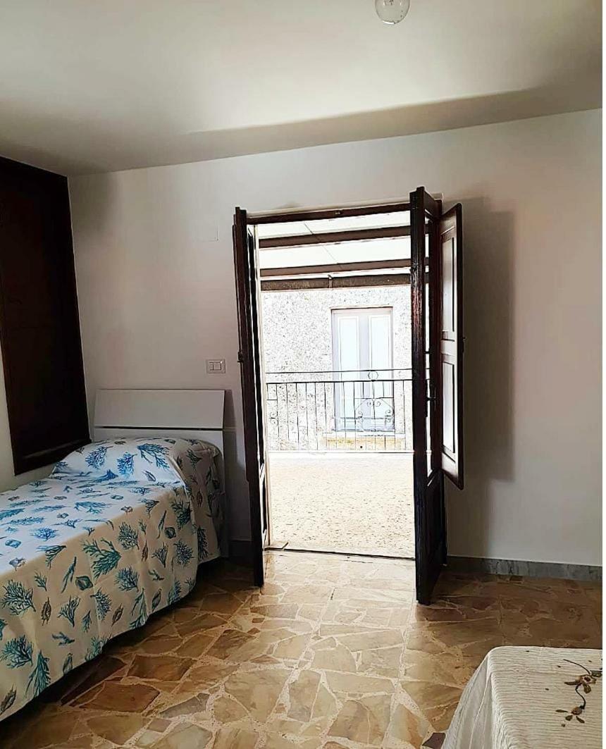 Double Room with Balcony (3 Adults) photo 1