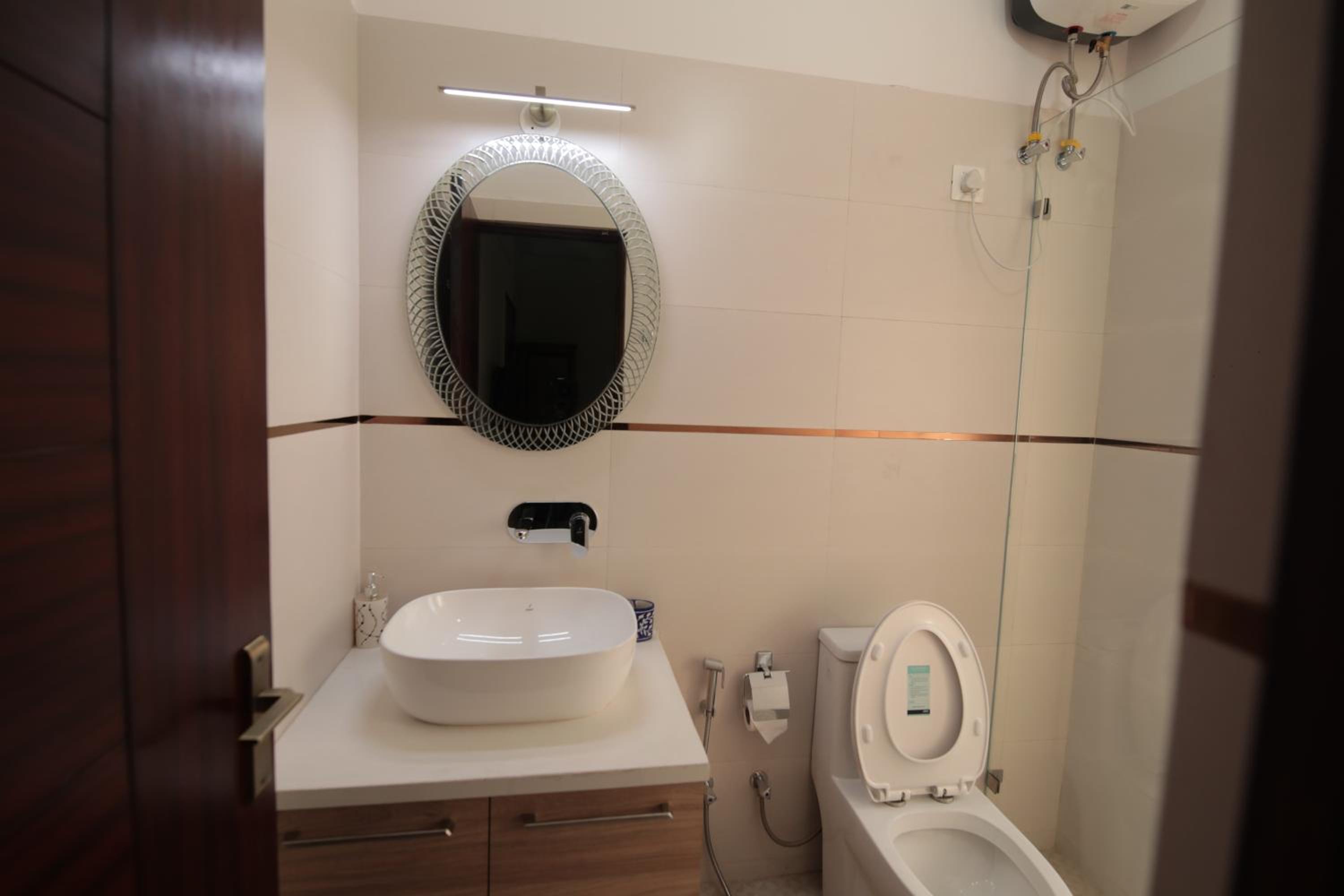 Standard Double or Twin Room - Photo 5