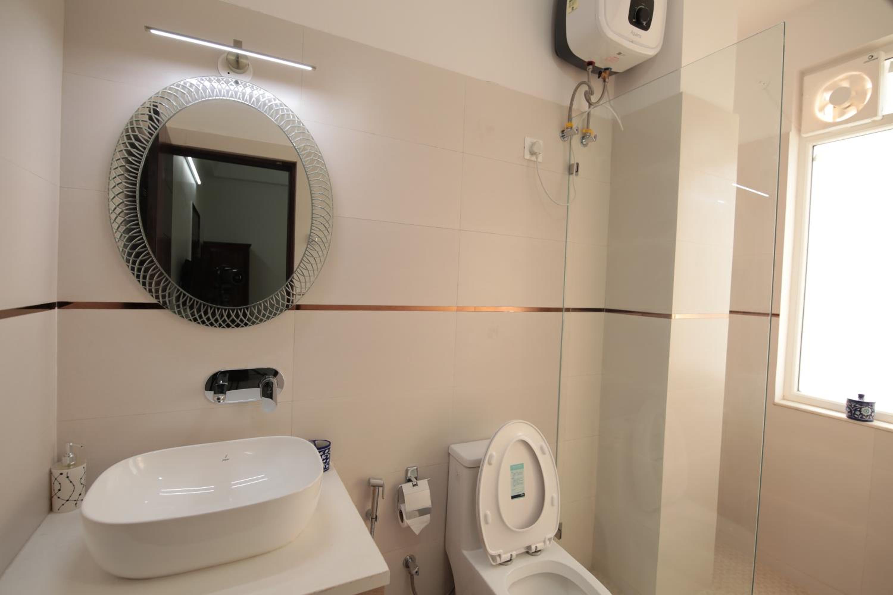 Standard Double or Twin Room - Photo 4