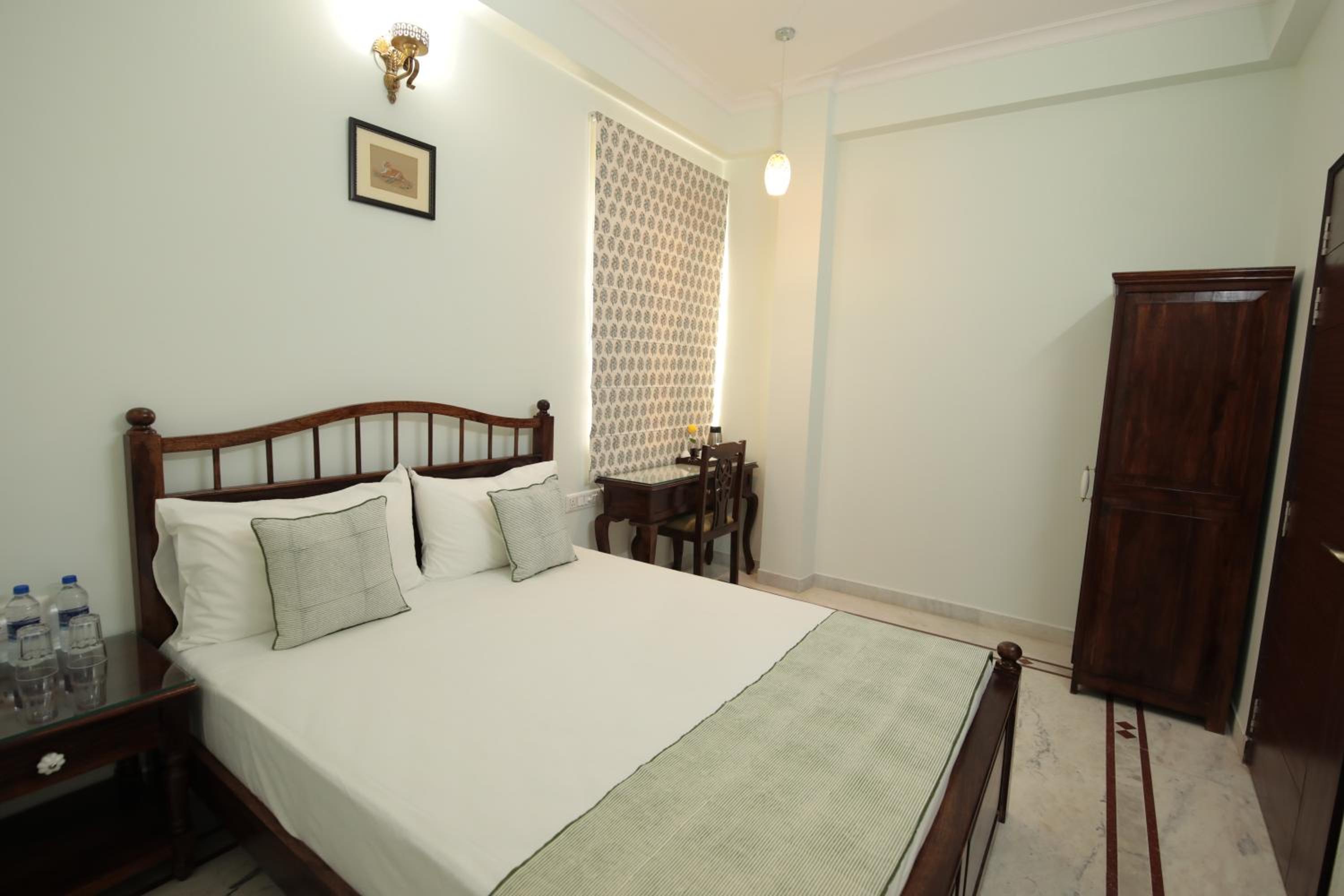 Standard Double or Twin Room - Photo 3