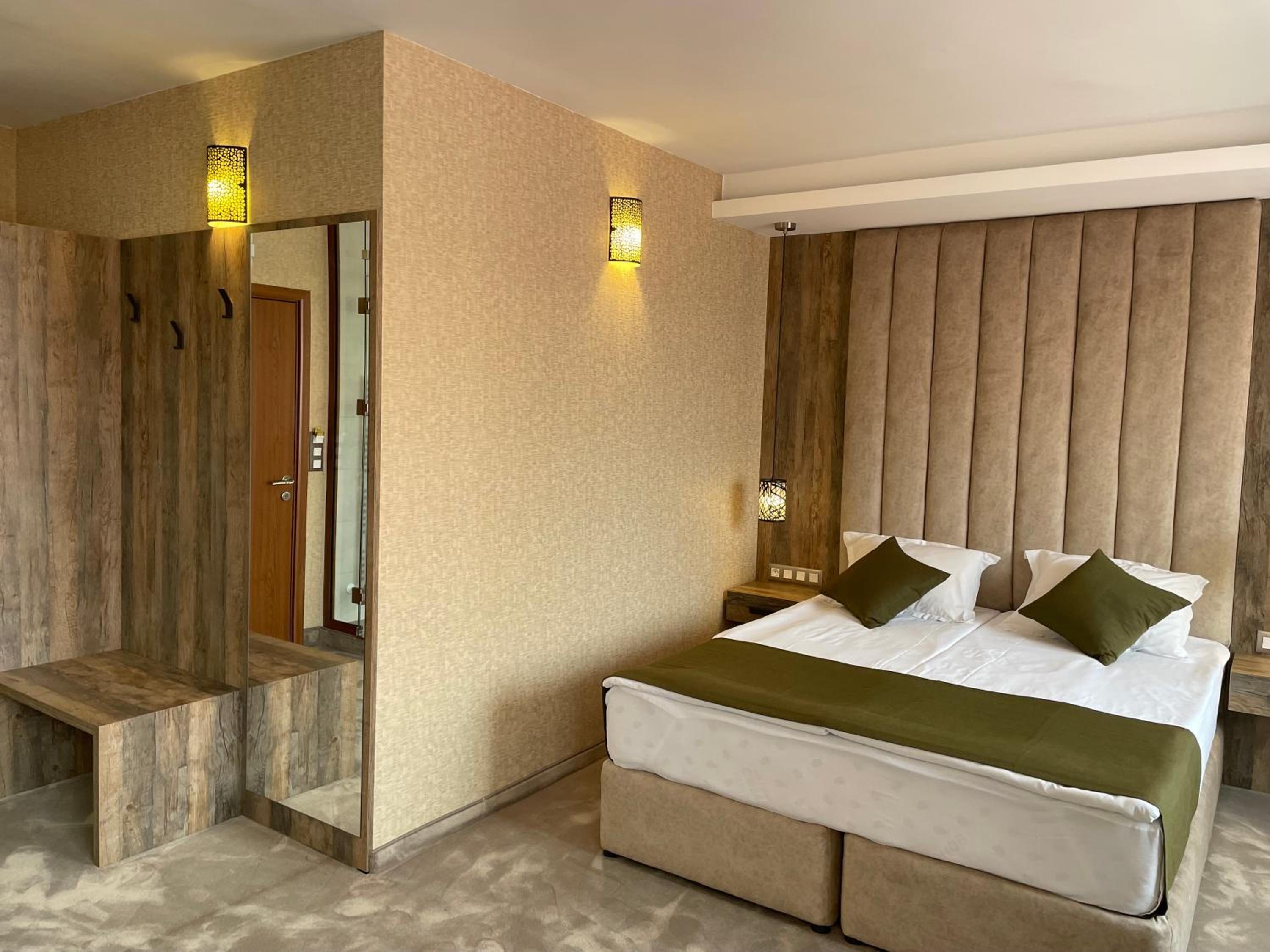Deluxe Double Room - Photo 4