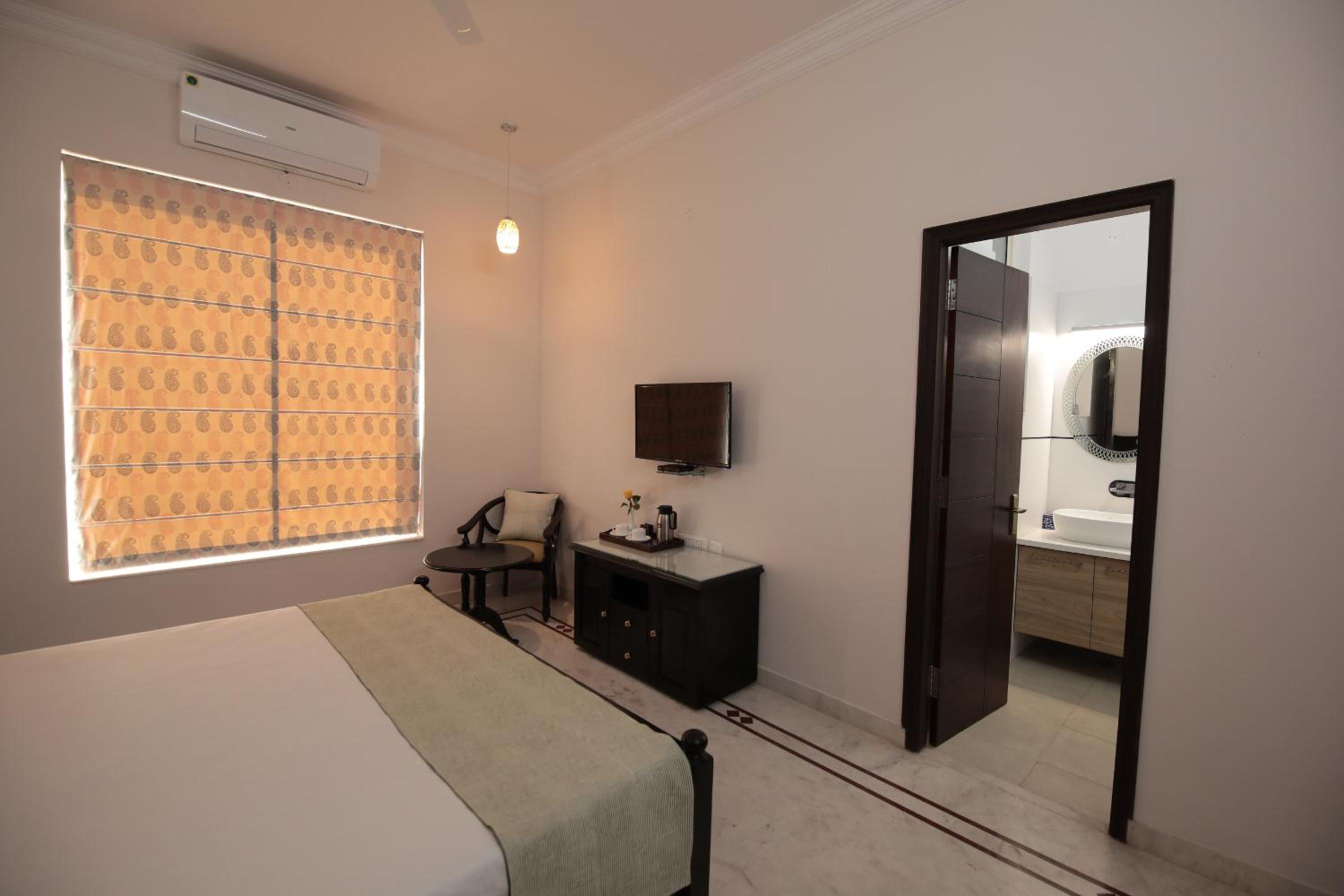 Deluxe Room - Photo 2