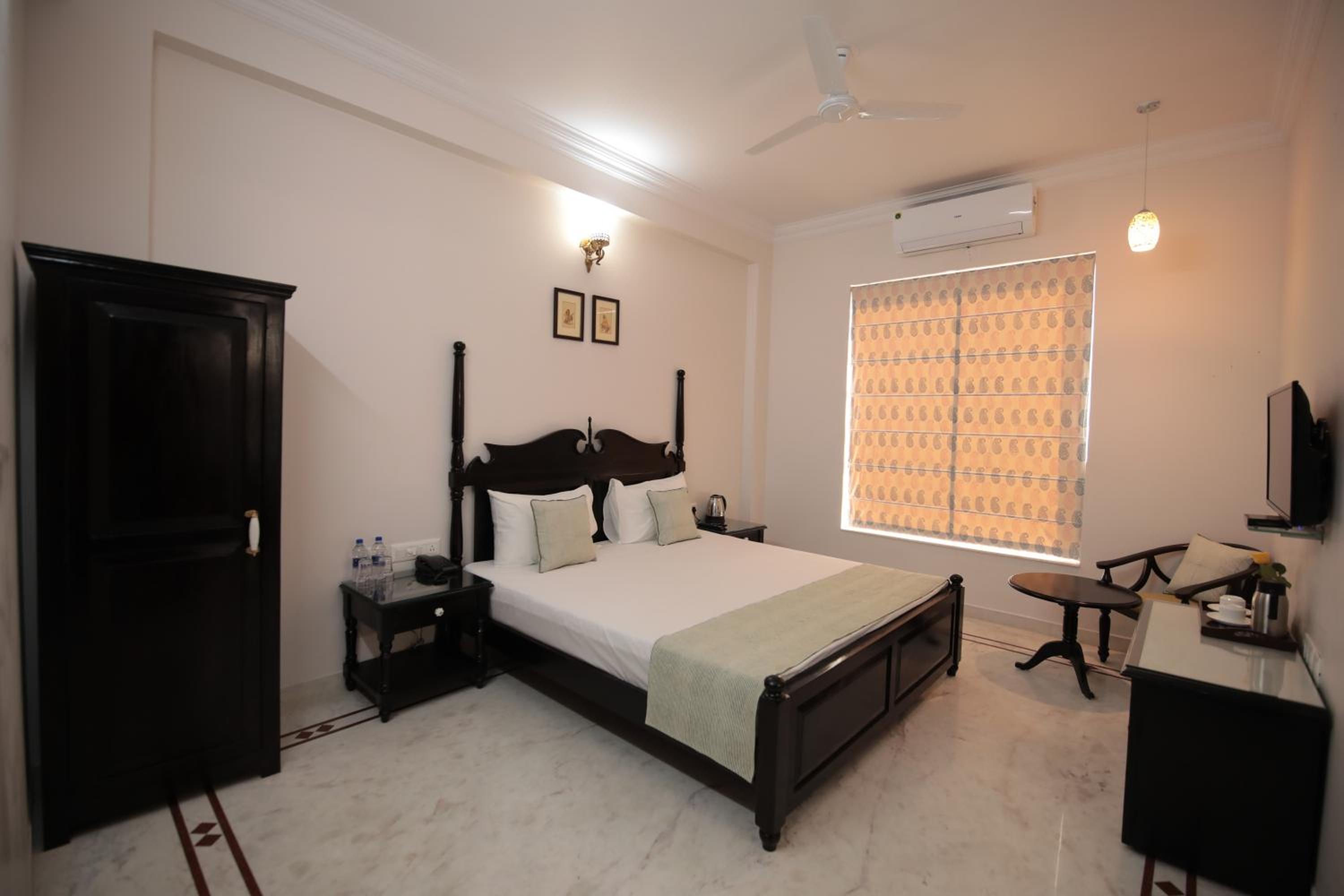 Deluxe Room - Photo 1