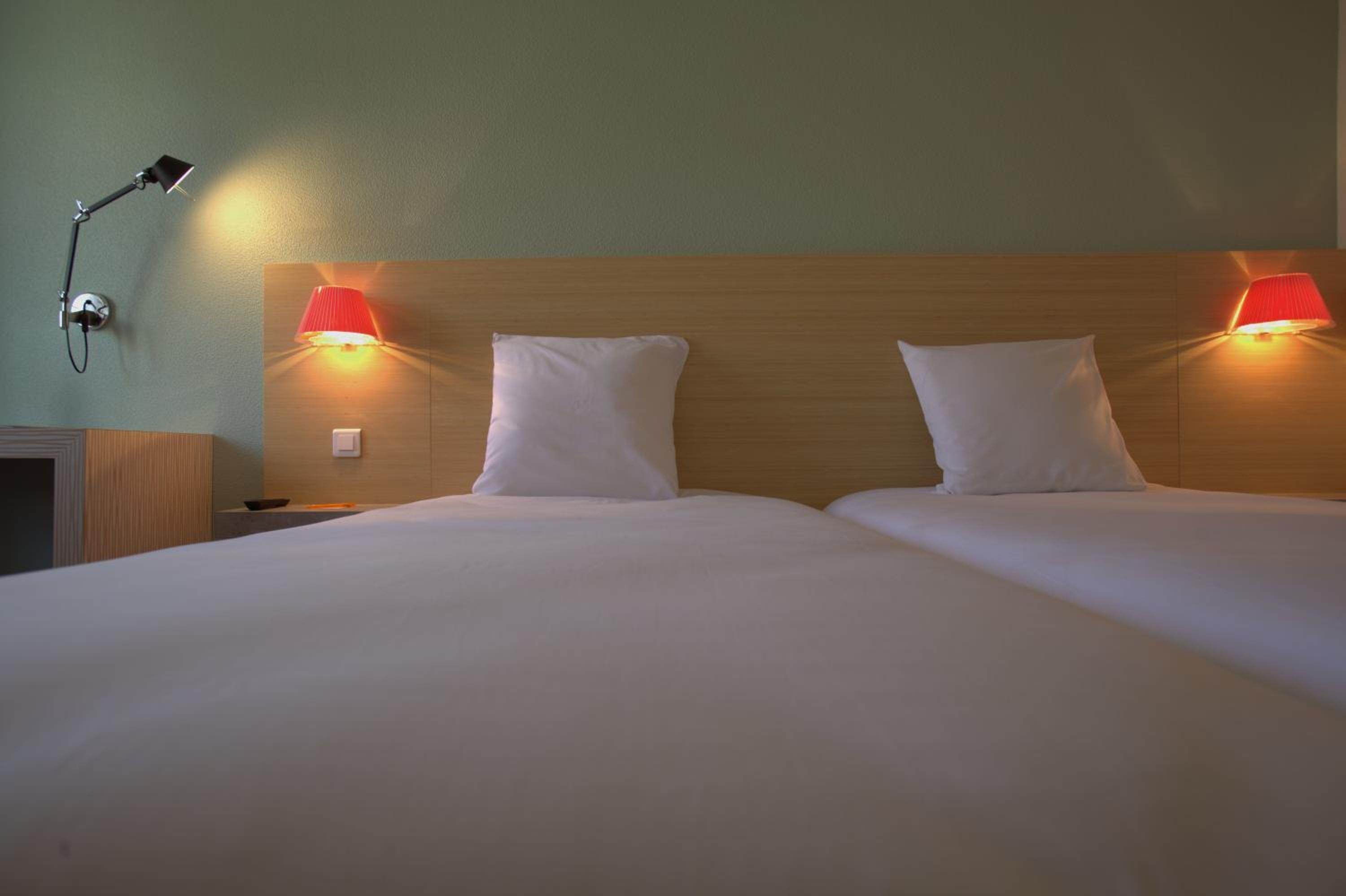 Standard Two Single Bed - Photo 5